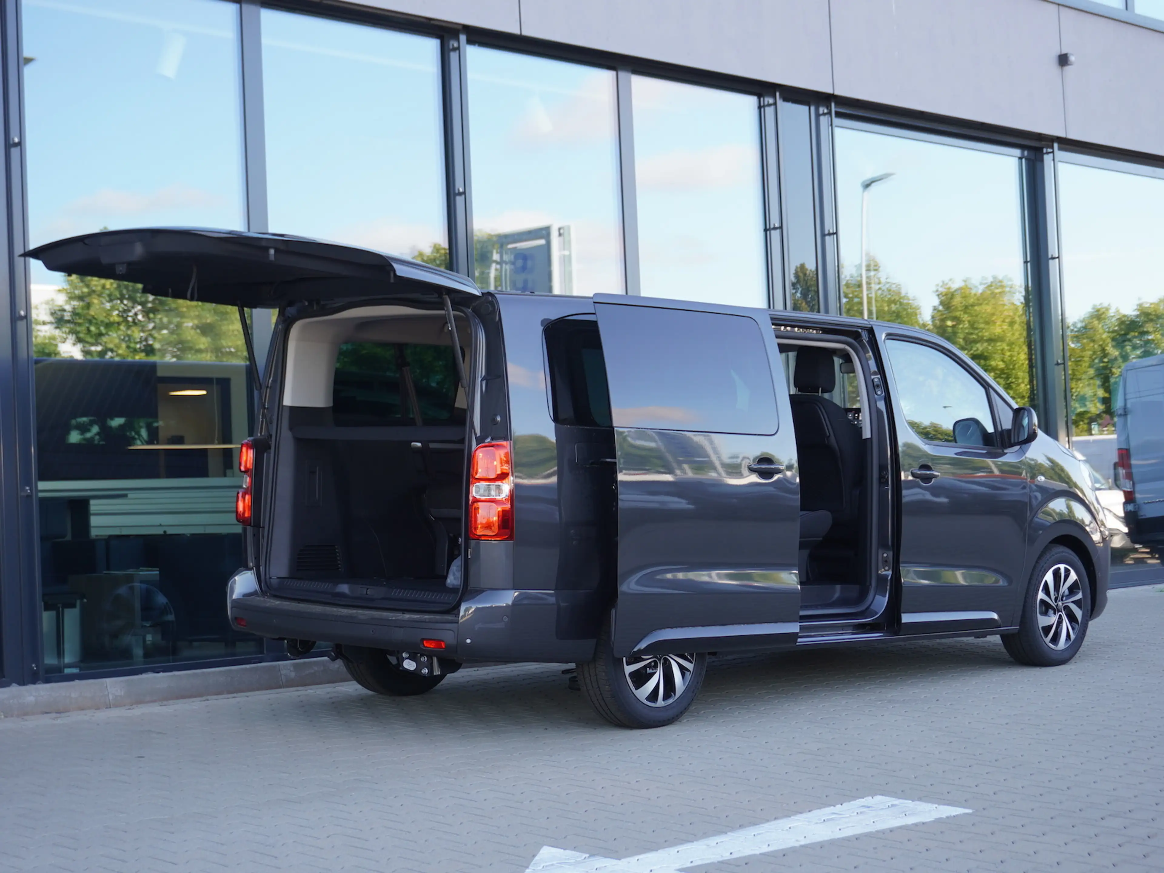 Fiat Ulysse Icon XL 180 AT / 8-Sitzer / 10-Zoll Navi — photo 4