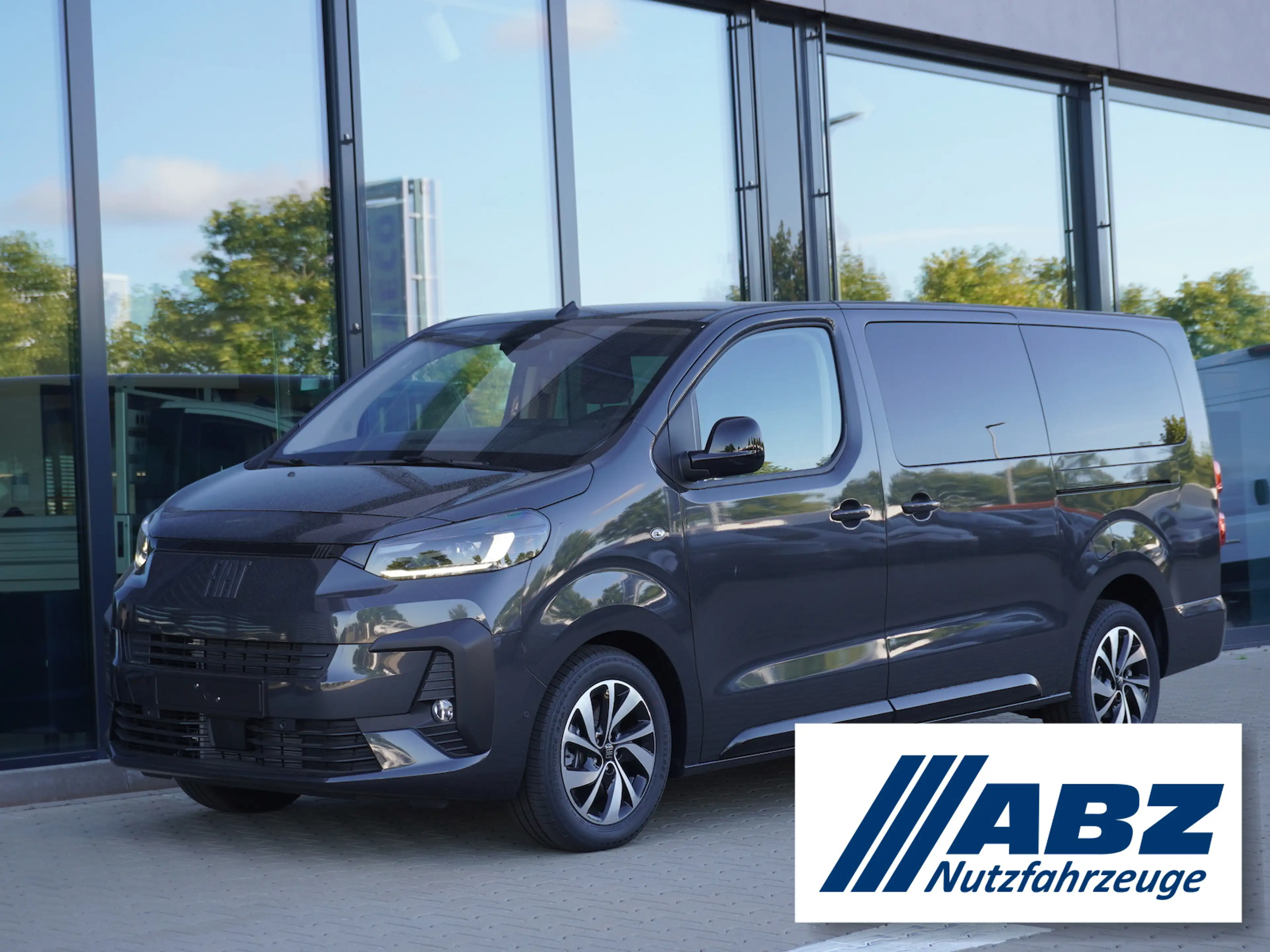 Fiat Ulysse Icon XL 180 AT / 8-Sitzer / 10-Zoll Navi