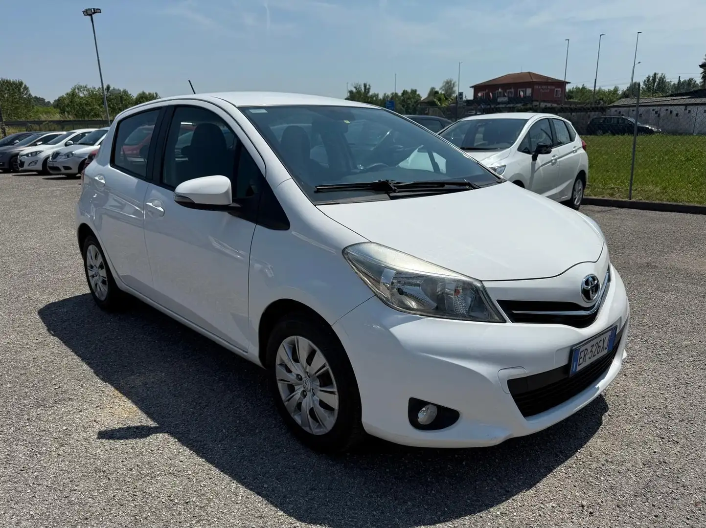 Toyota Yaris Yaris 5p 1.0 Benz OK PER NEOPATENTATI Blanco - 2