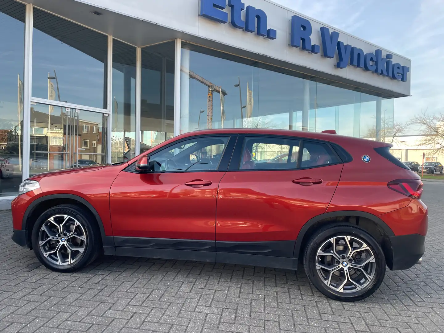 BMW X2 1.5i sDrive18 LED GPS 18"Alu Leder Sportseats DAB Orange - 2
