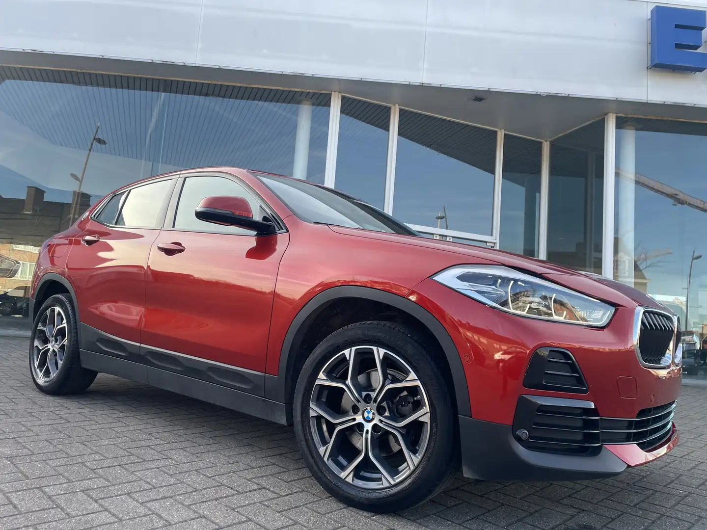 BMW X2 1.5i sDrive18 LED GPS 18"Alu Leder Sportseats DAB Orange - 1