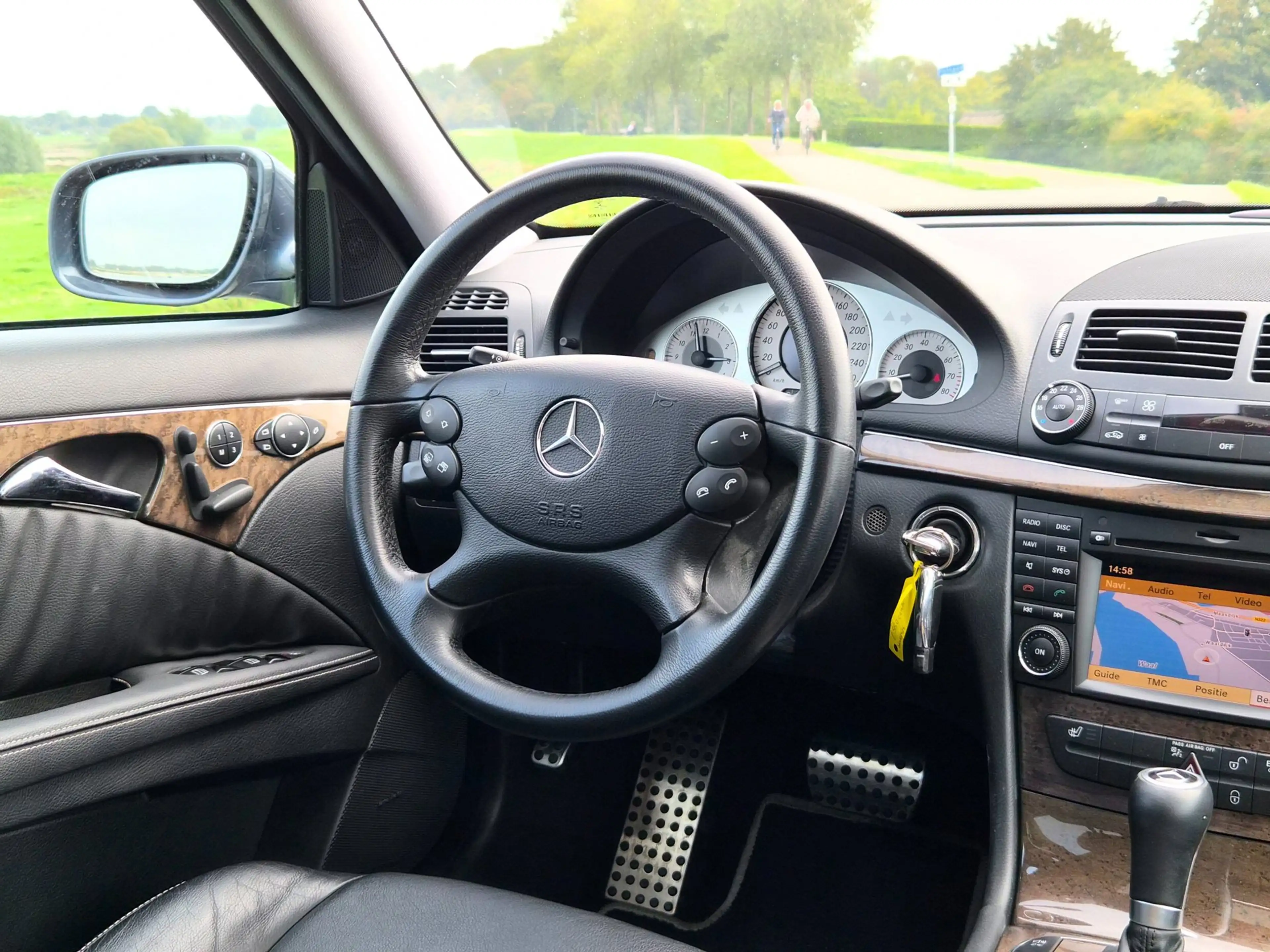 Mercedes-Benz E 350 Estate CGI Avantgarde | Sport Pakket — photo 46