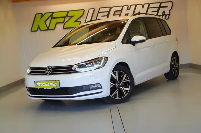 Volkswagen Touran view 8