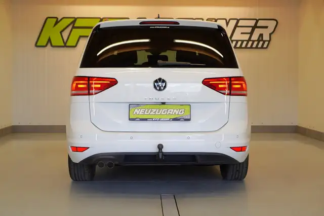 Volkswagen Touran view 5