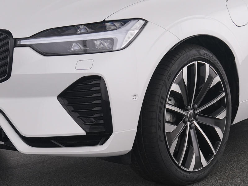 Volvo XC60 T8 Recharge  Ultra Dark+B&W+MASSAGE+LUFT — photo 9
