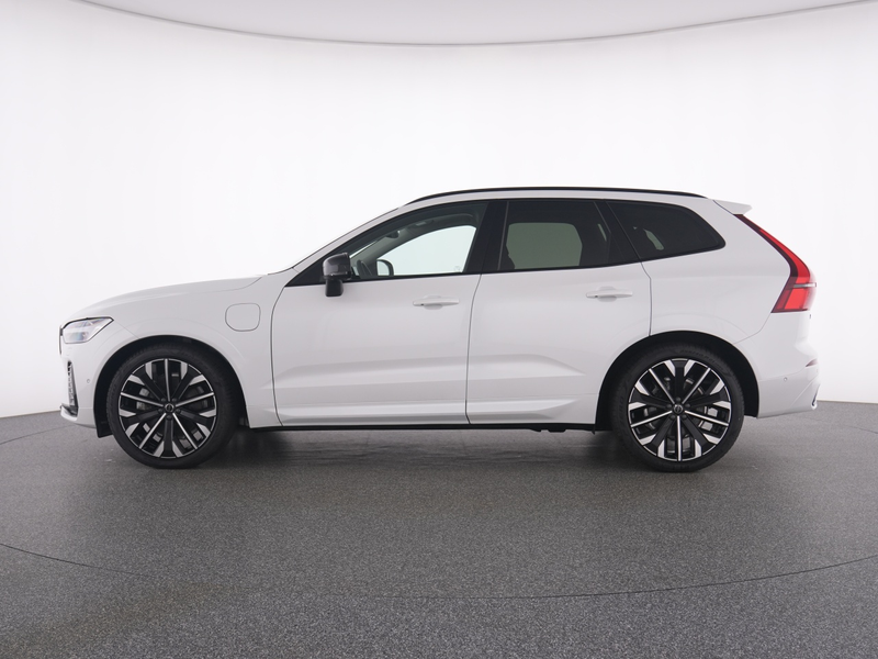 Volvo XC60 T8 Recharge  Ultra Dark+B&W+MASSAGE+LUFT — photo 11
