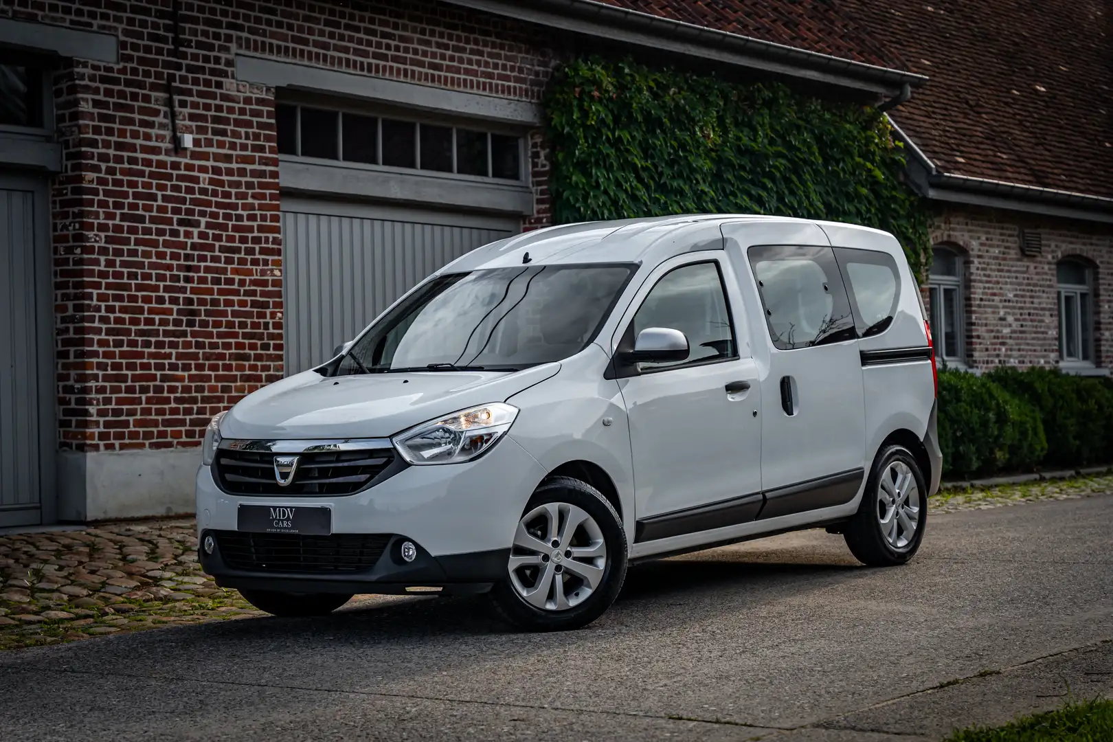 Dacia Dokker Dokker 1.6i Ambiance Wit - 1