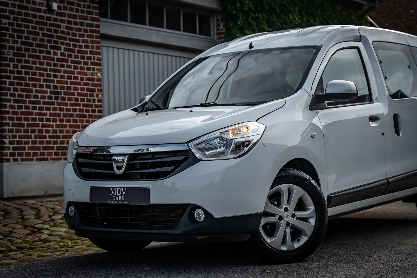 Dacia Dokker Dokker 1.6i Ambiance Wit - 2