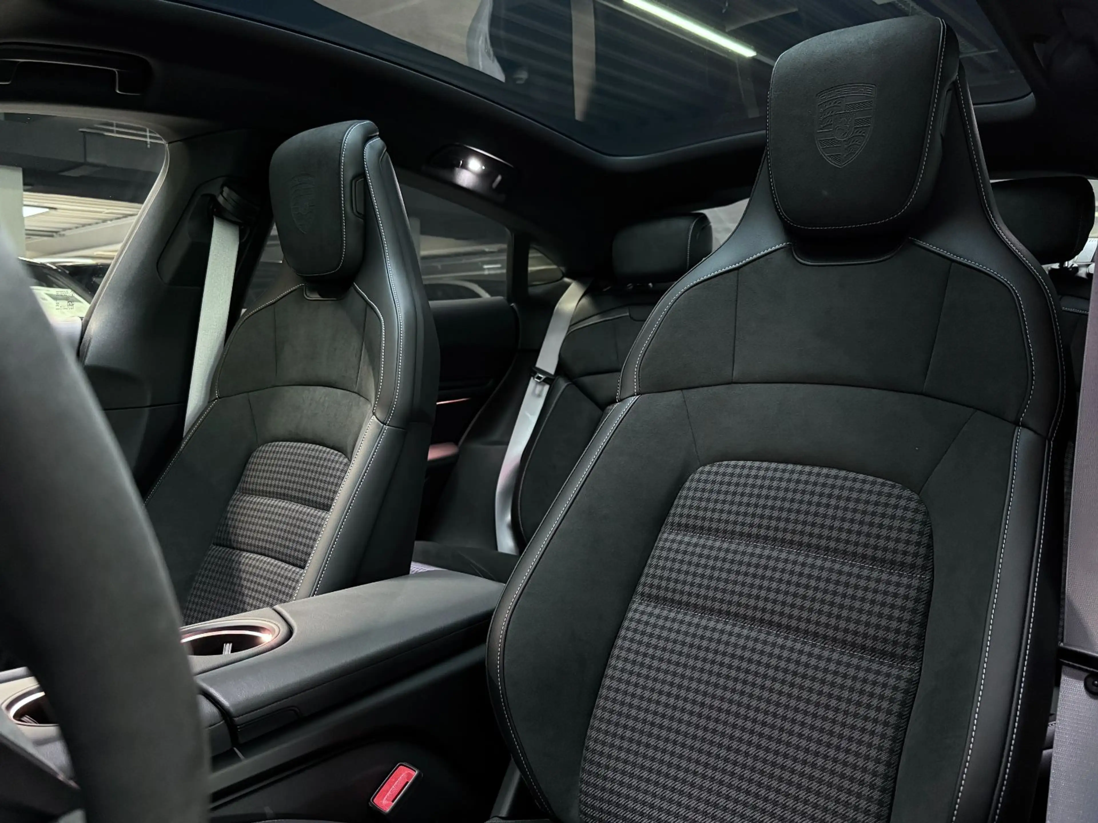 Porsche Taycan 4S Black Edition |HA-Lenkung | Soft-Close — photo 14