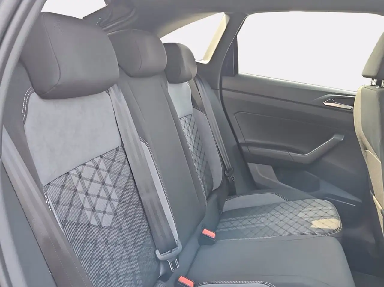 Volkswagen Taigo 1.0 tsi r-line plus 115cv 9