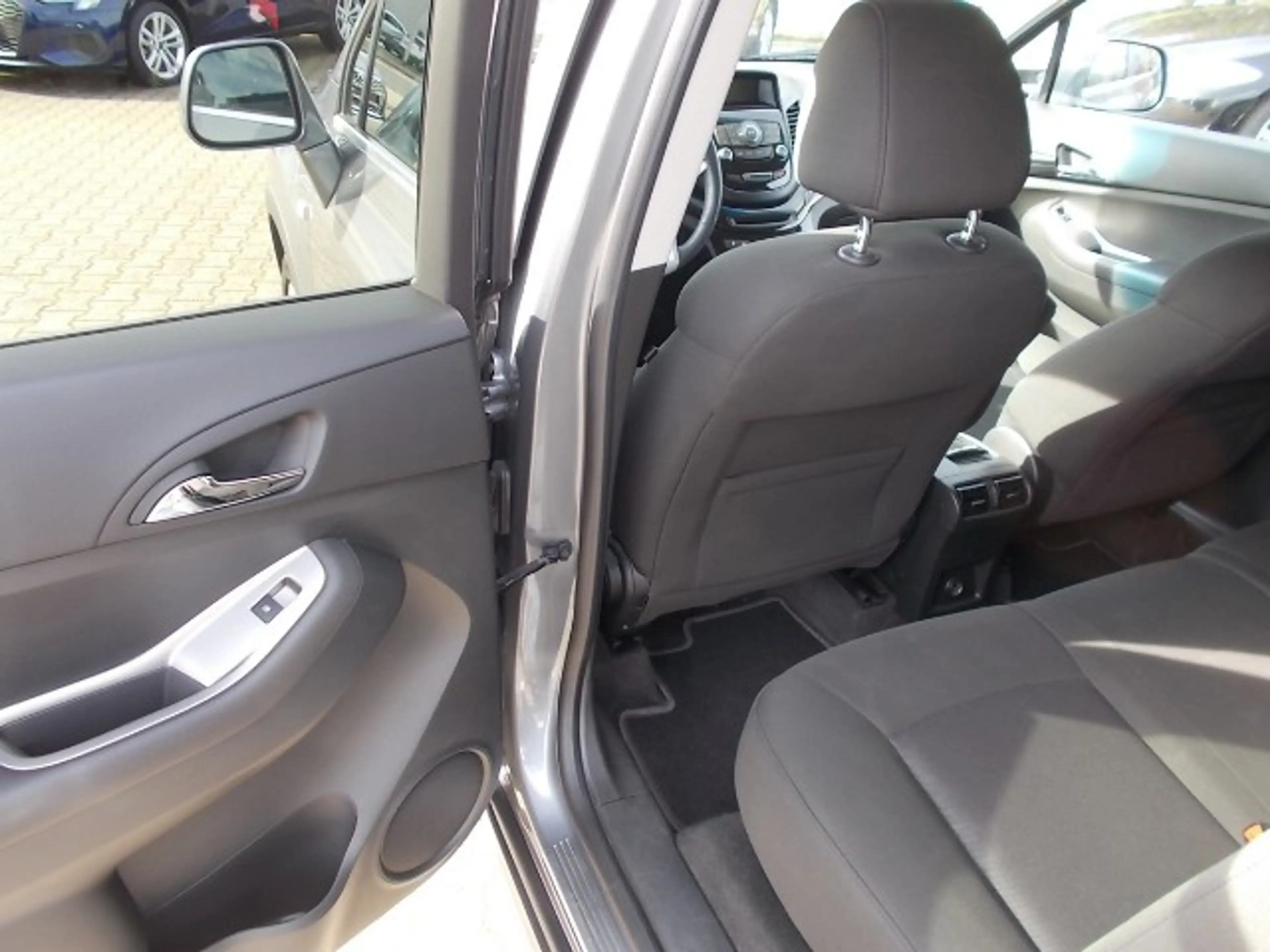 Chevrolet Orlando LTZ 1.4 Turbo, 7 Sitze, Klimaaut., PDC — photo 12