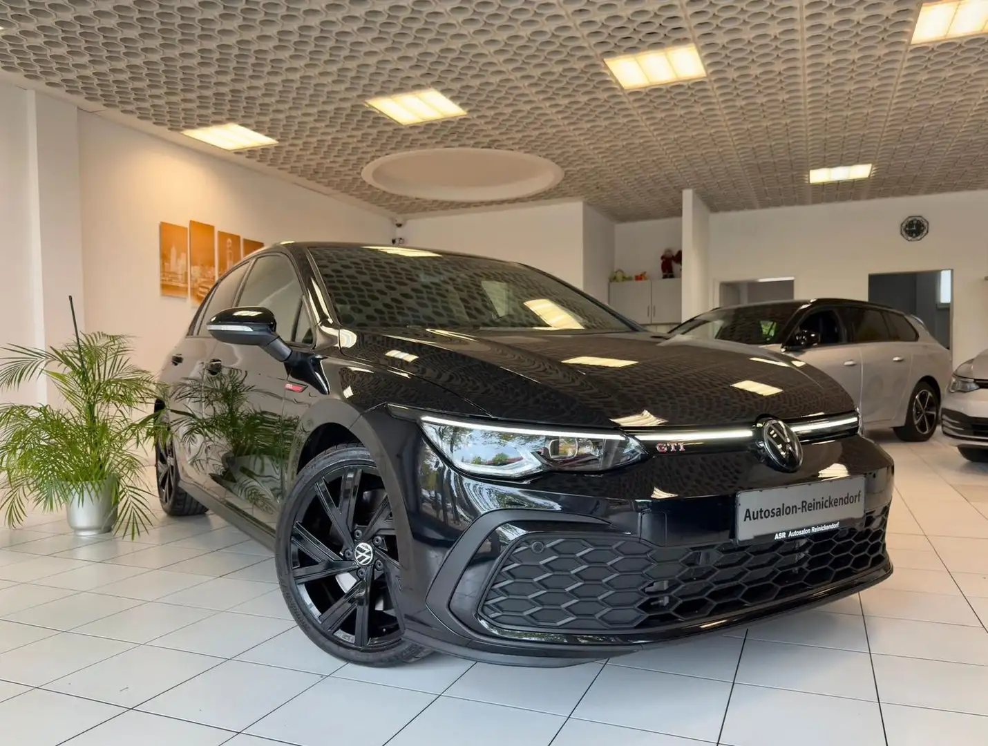 Volkswagen Golf VIII Lim. GTI*ACC*LED*Kamera*SHZ* Schwarz - 1