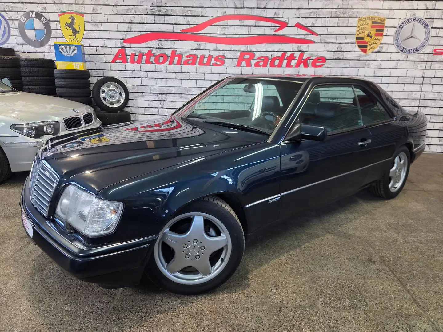 Mercedes-Benz E 200 W124C Sportline*AMG*Tüv & Service NEU* Schwarz - 1