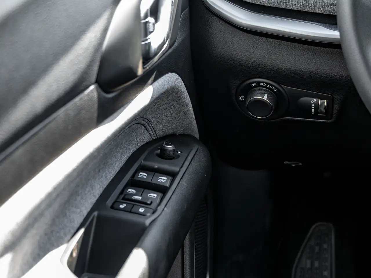 Jeep Compass photo Jeep Compass