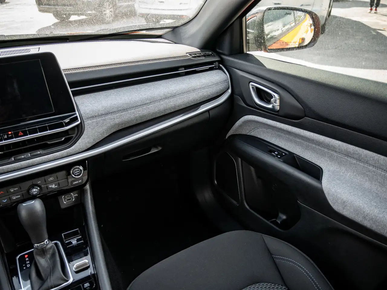 Jeep Compass photo Jeep Compass