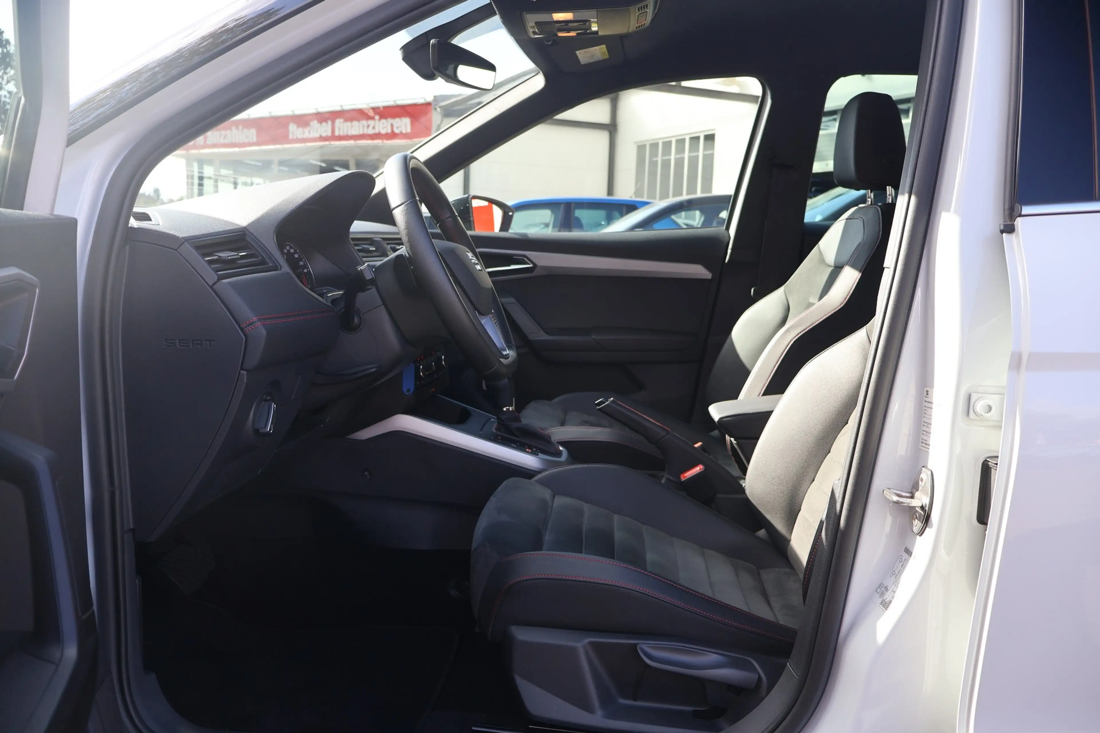 SEAT Arona 1.0 TSI FR — photo 27
