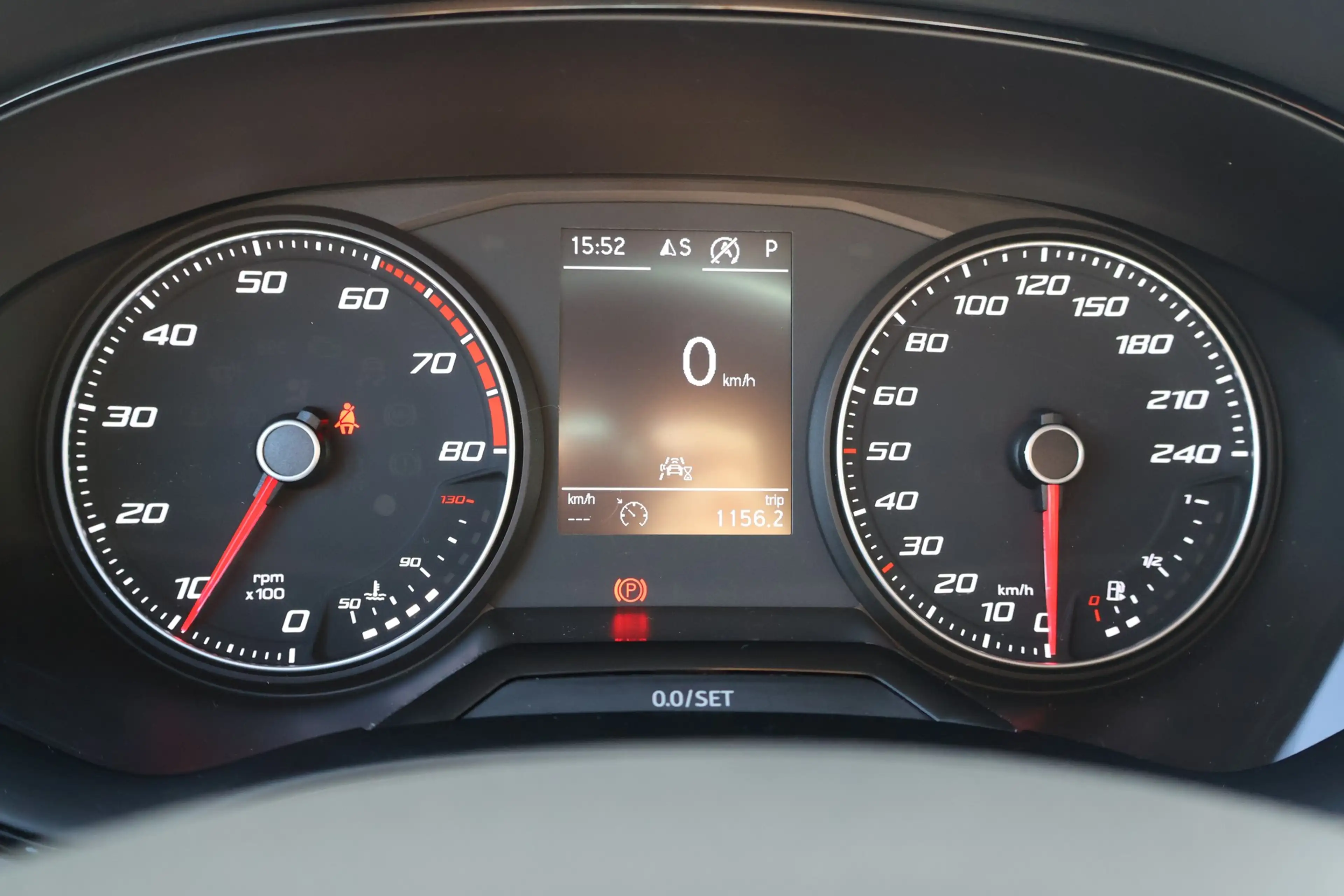 SEAT Arona 1.0 TSI FR — photo 17