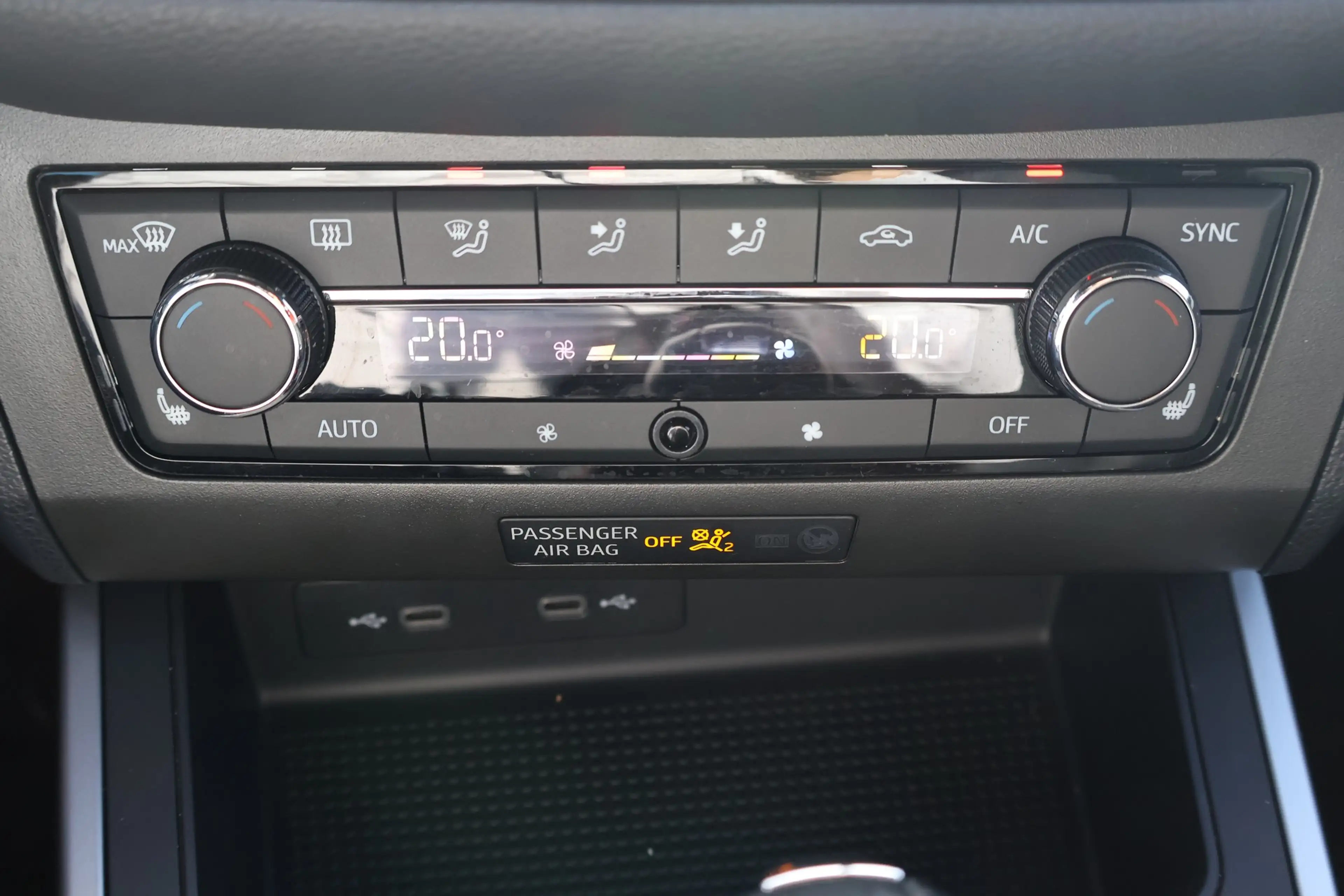 SEAT Arona 1.0 TSI FR — photo 24