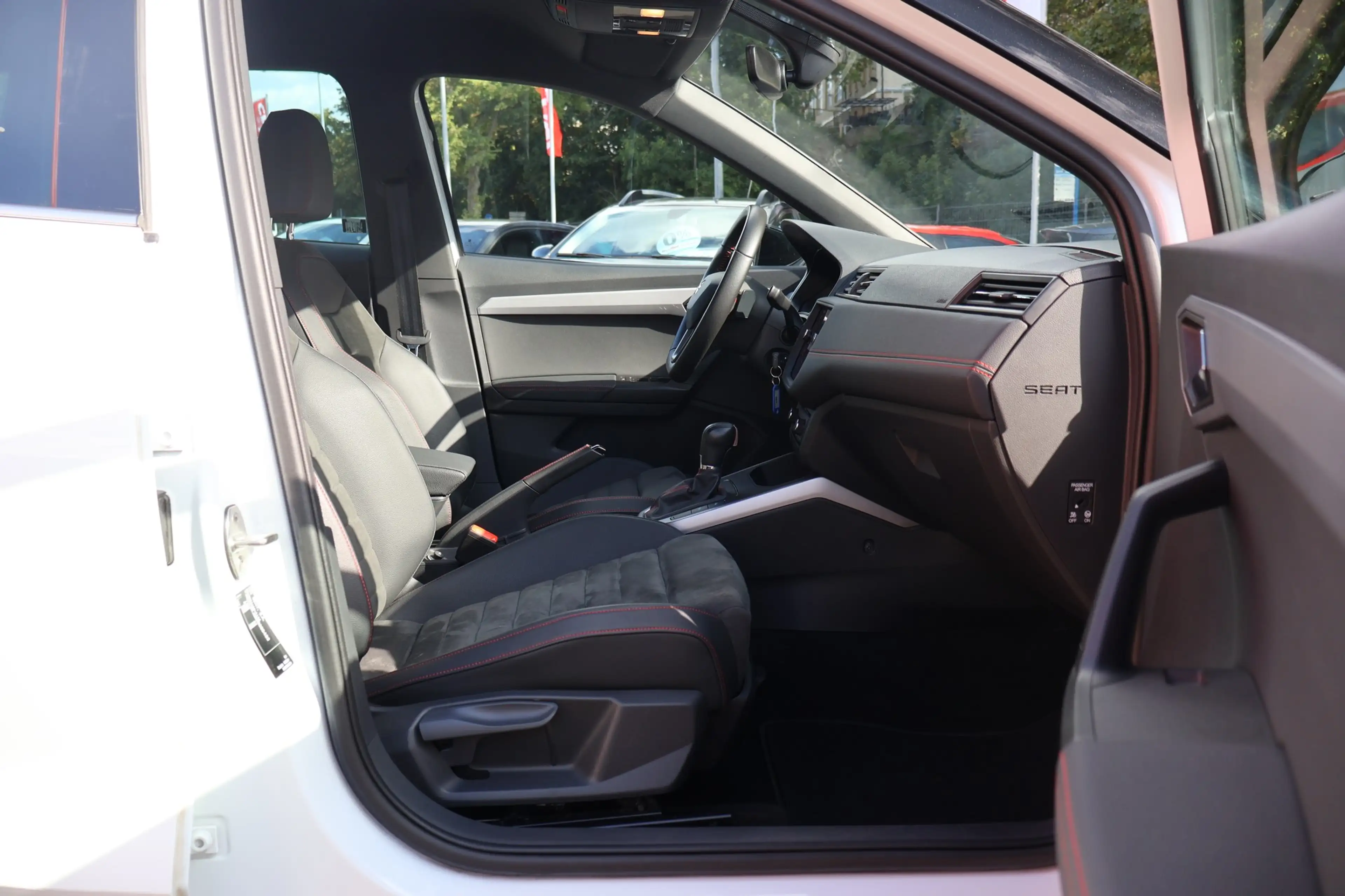 SEAT Arona 1.0 TSI FR — photo 28