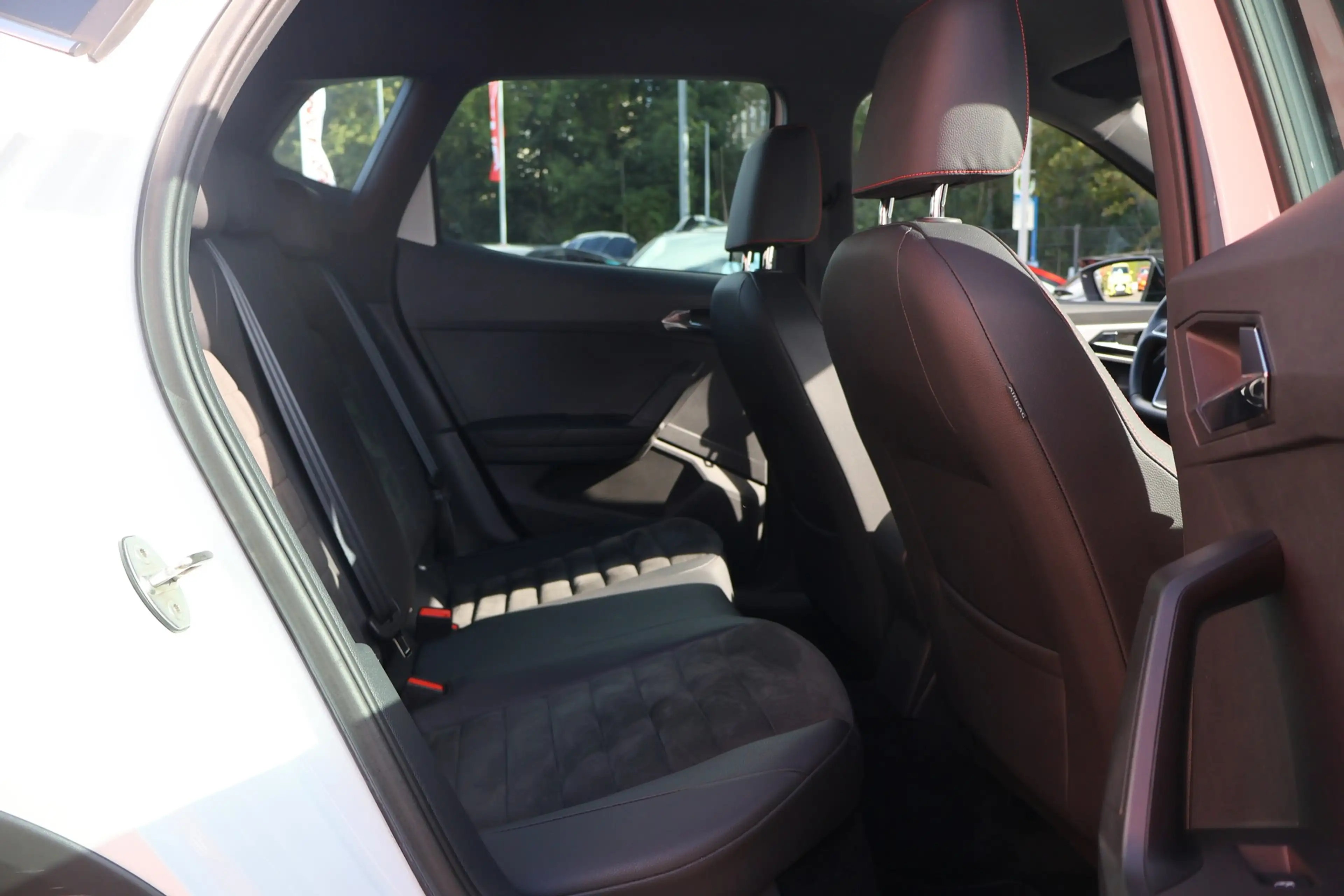 SEAT Arona 1.0 TSI FR — photo 29