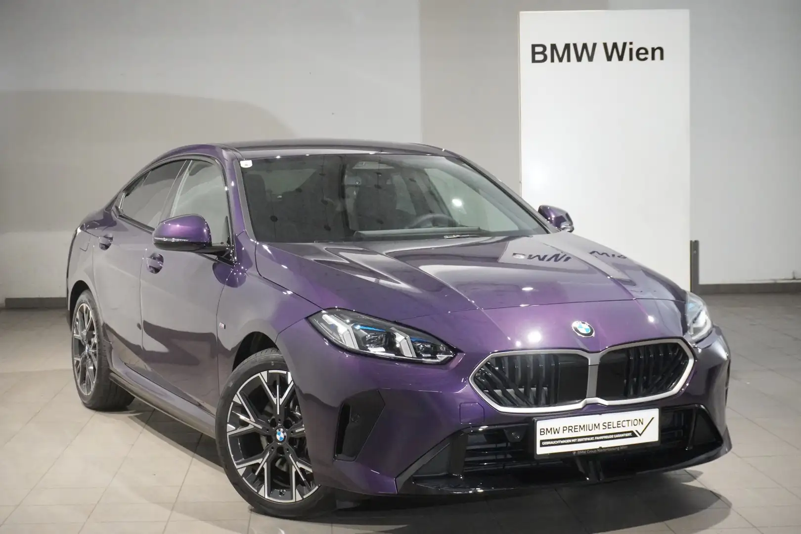 BMW 218 d Violett - 1