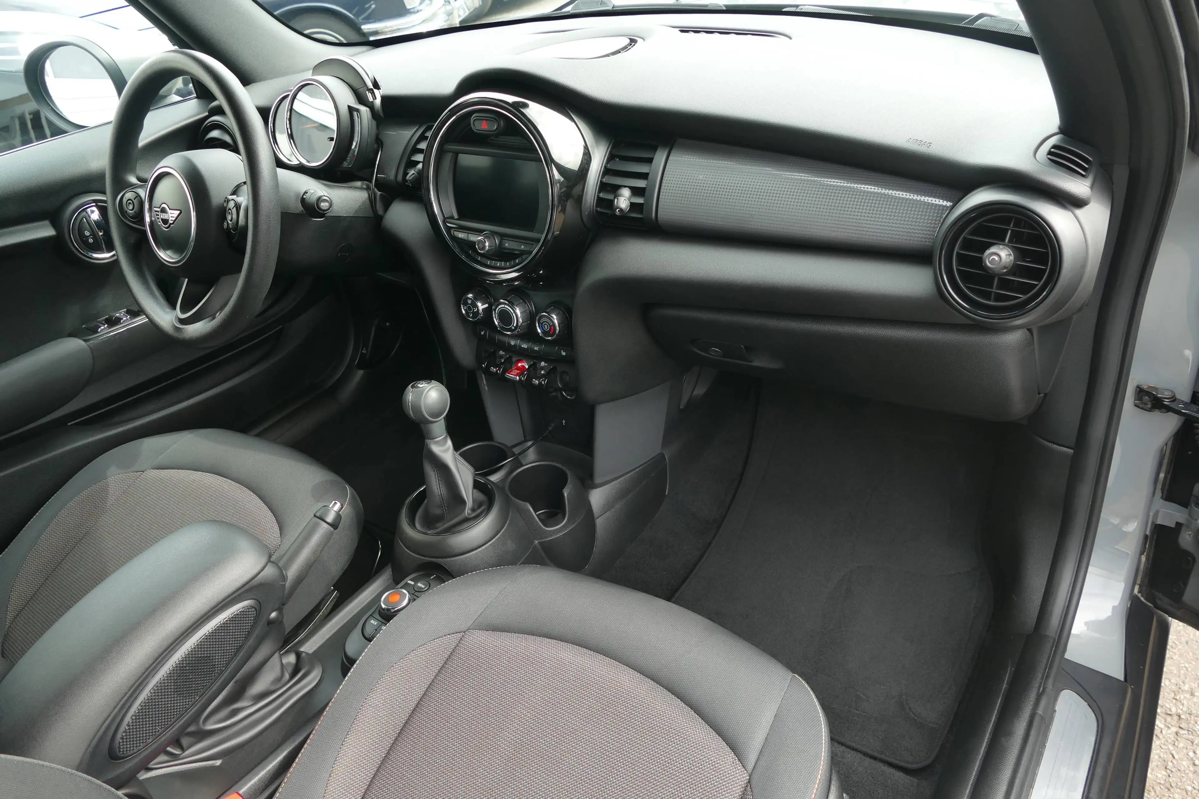 MINI Cooper Cabrio Cooper Cabrio 1.5 Klima Einparkhilfe Sitzheizung — photo 11