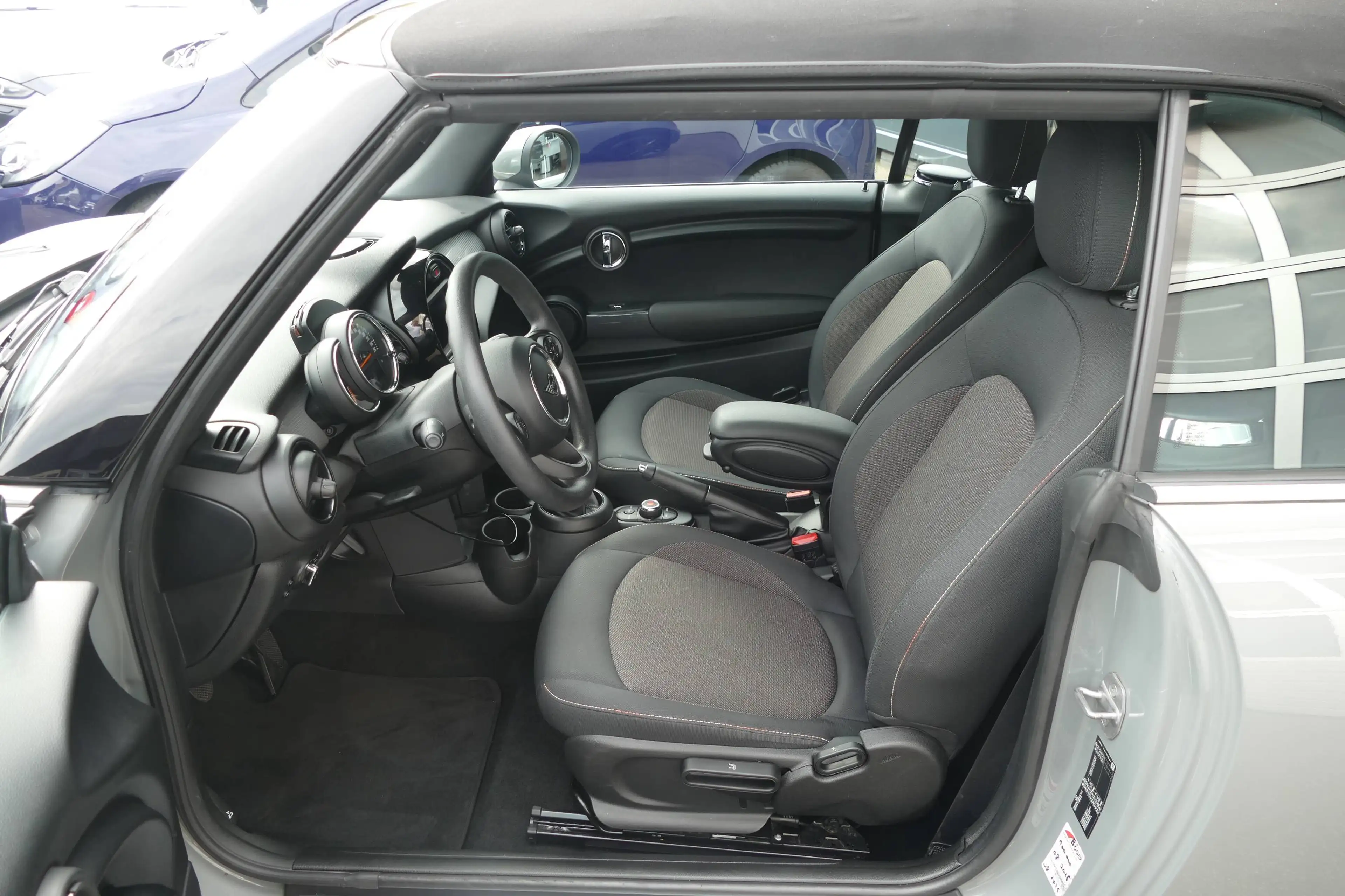 MINI Cooper Cabrio Cooper Cabrio 1.5 Klima Einparkhilfe Sitzheizung — photo 13