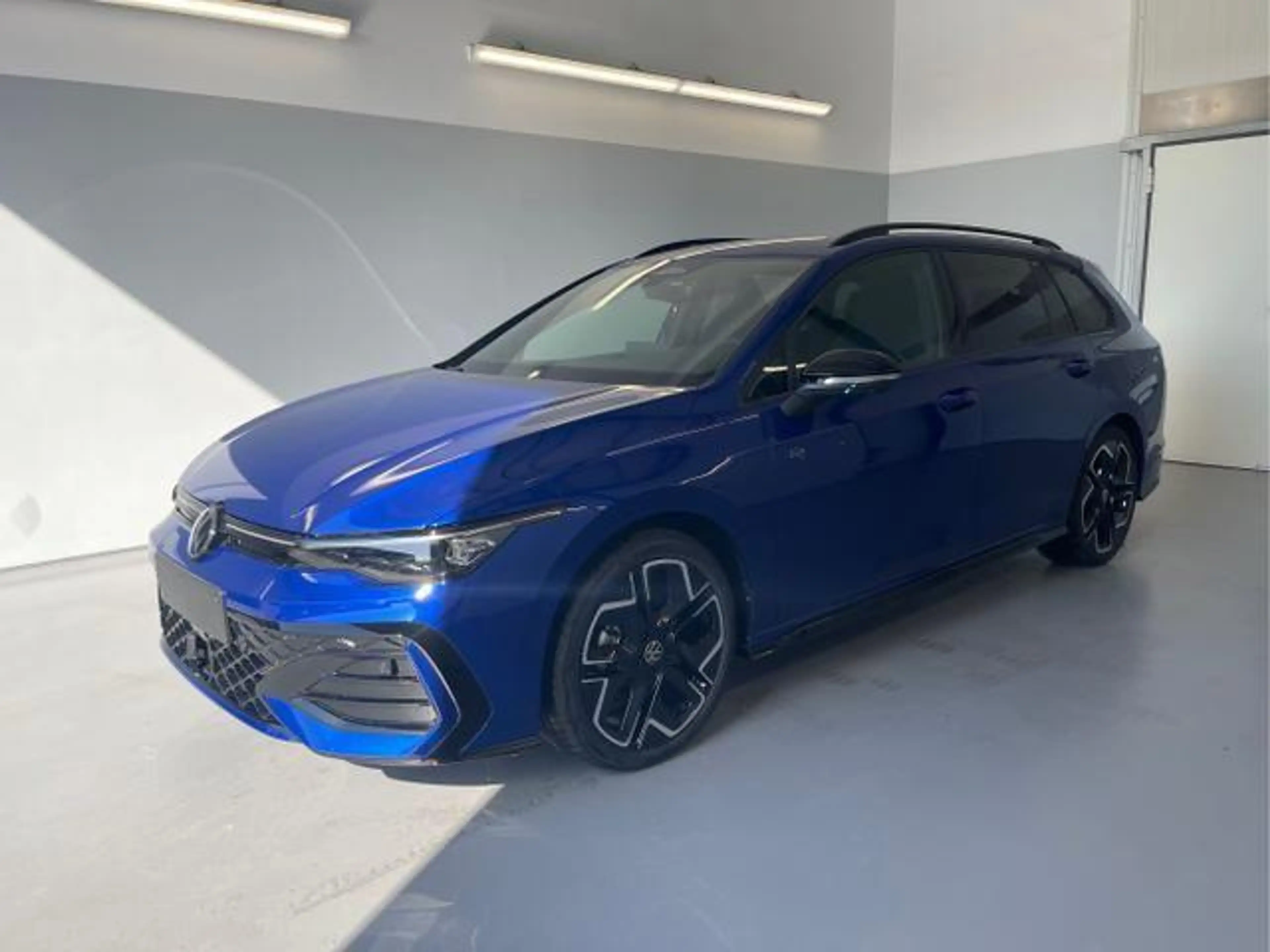 Volkswagen Golf Variant R-Line 150PS TDI DSG AHK+IQ-Light+Navi+Black Style