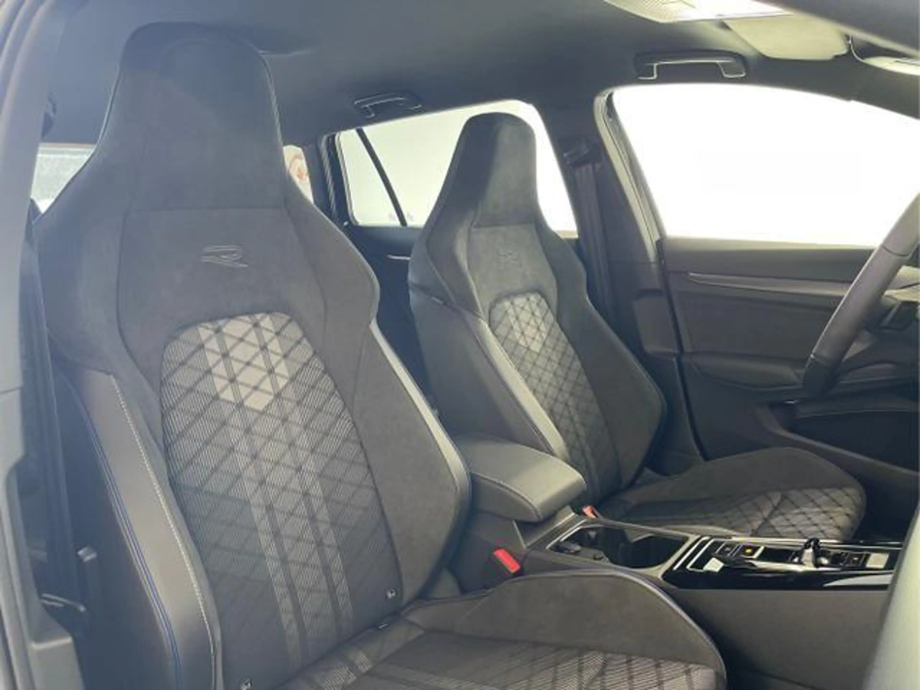 Volkswagen Golf Variant R-Line 150PS TDI DSG AHK+IQ-Light+Navi+Black Style — photo 15