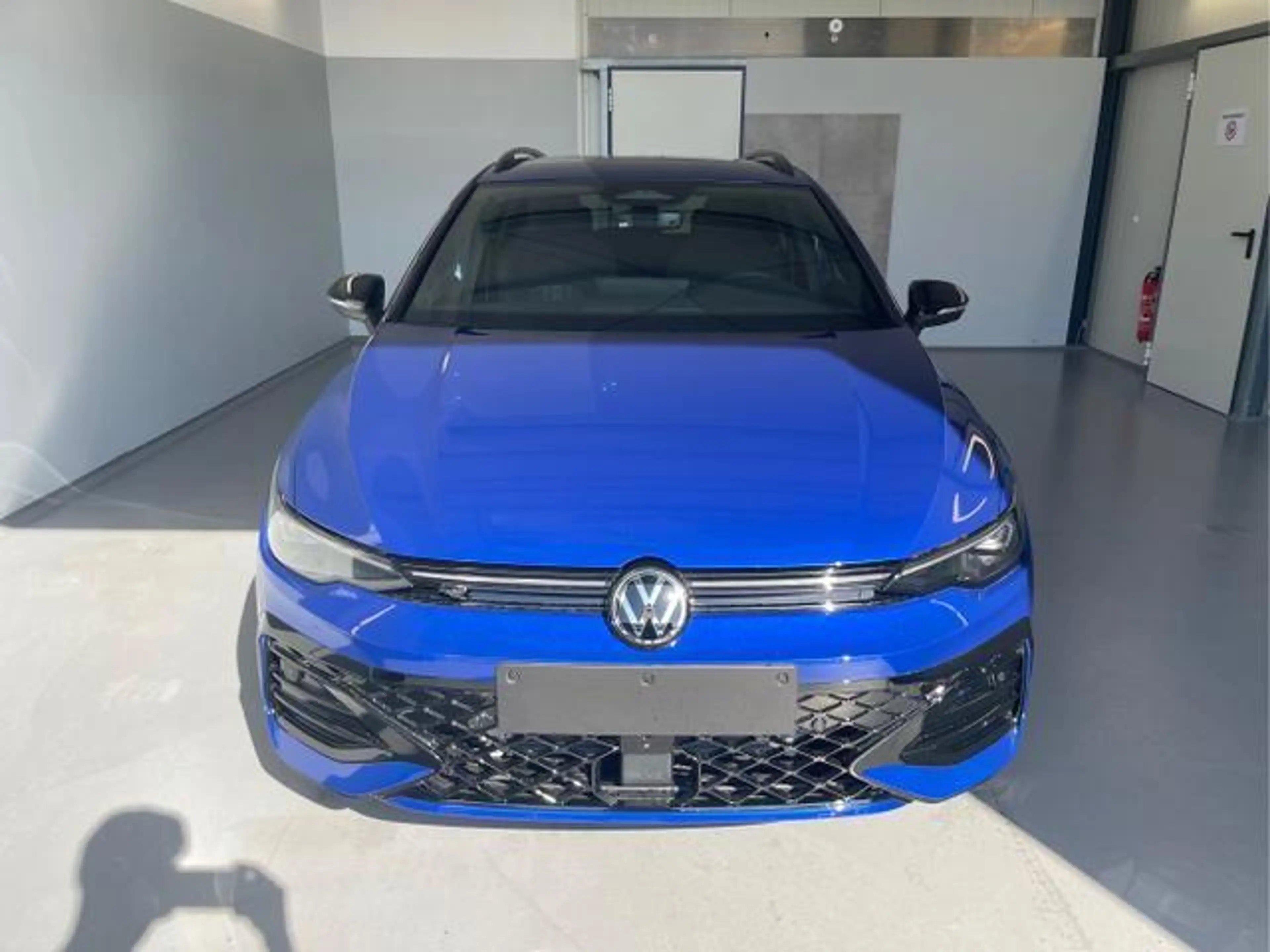 Volkswagen Golf Variant R-Line 150PS TDI DSG AHK+IQ-Light+Navi+Black Style — photo 2
