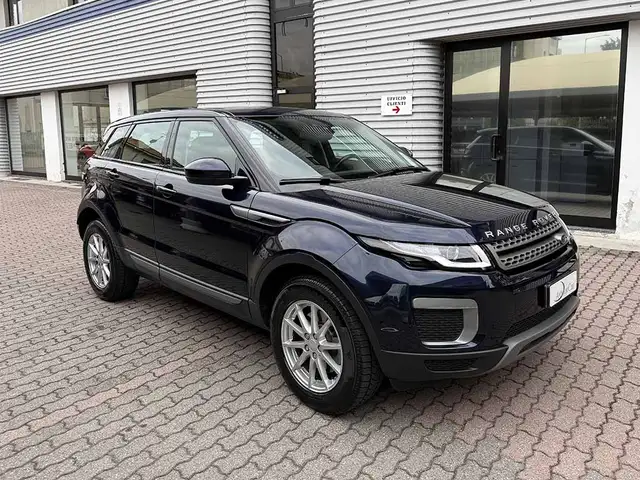 Land Rover Range Rover Evoque view 3