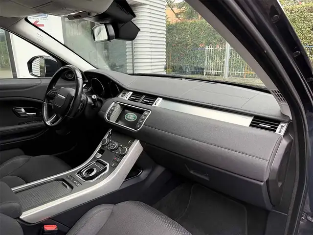 Land Rover Range Rover Evoque view 17