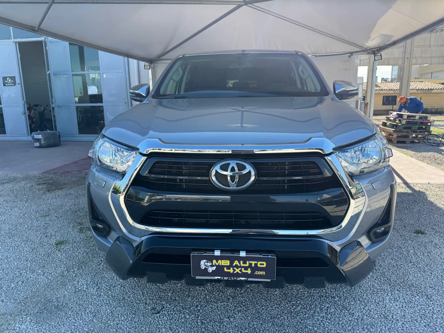 Toyota Hilux 2.4 d-4d Lounge 4 porte Garanzia Toyota 15 Anni Zilver - 2