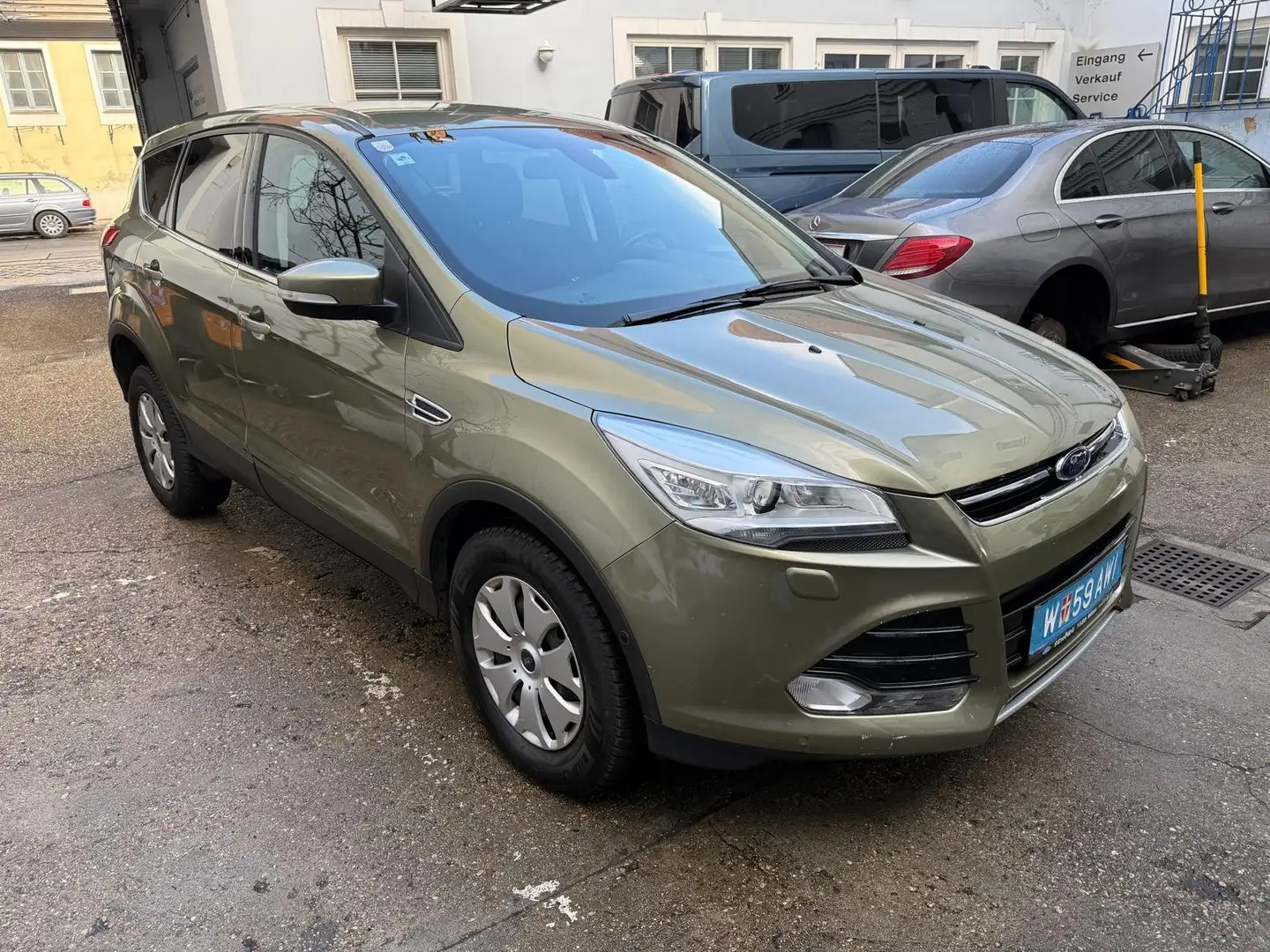 Ford Kuga Titanium 4x4 Grün - 1