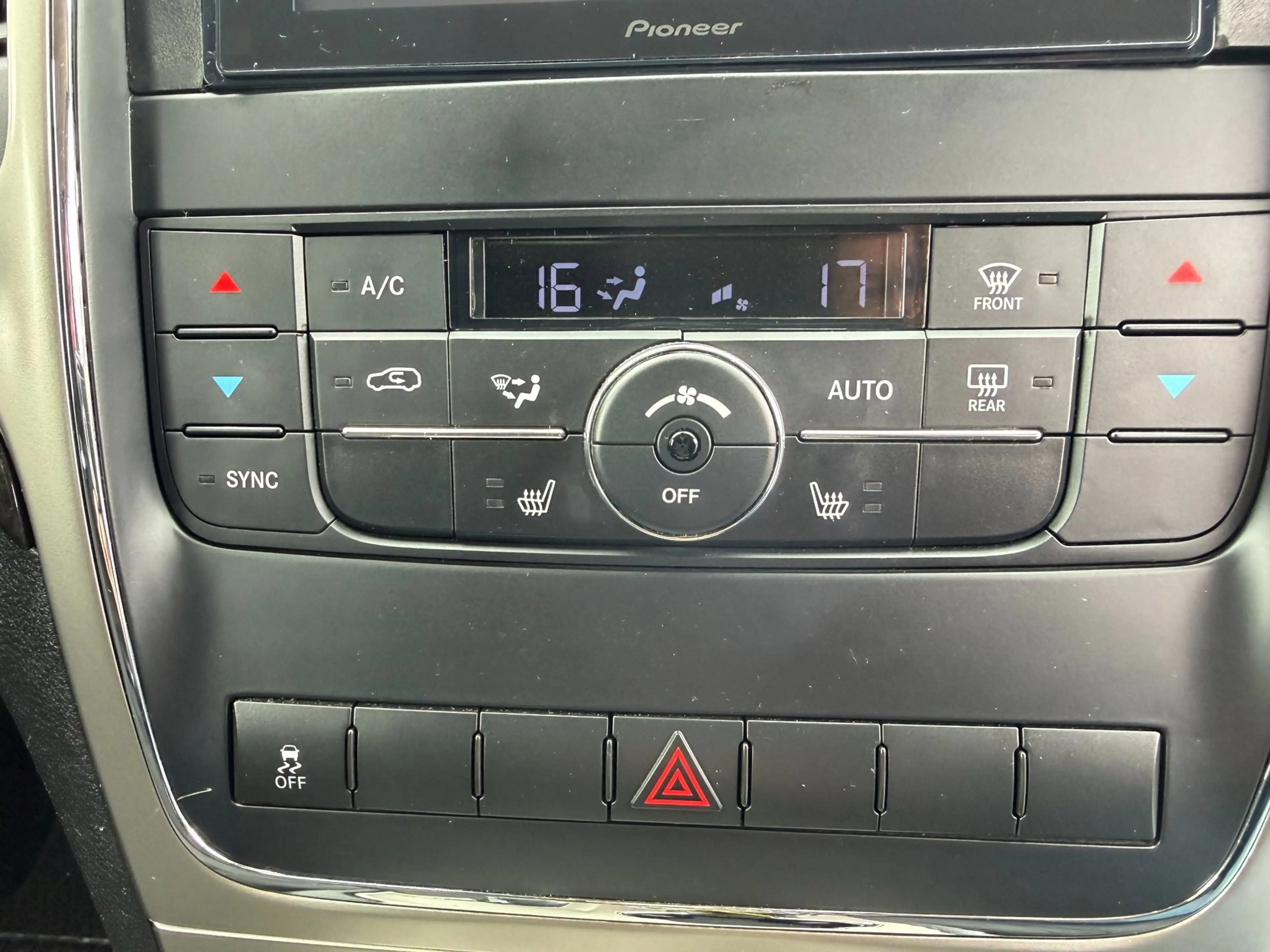 Jeep Grand Cherokee 3.0 CRD V6 AUT. LAREDO - APK 9/2027 — photo 12