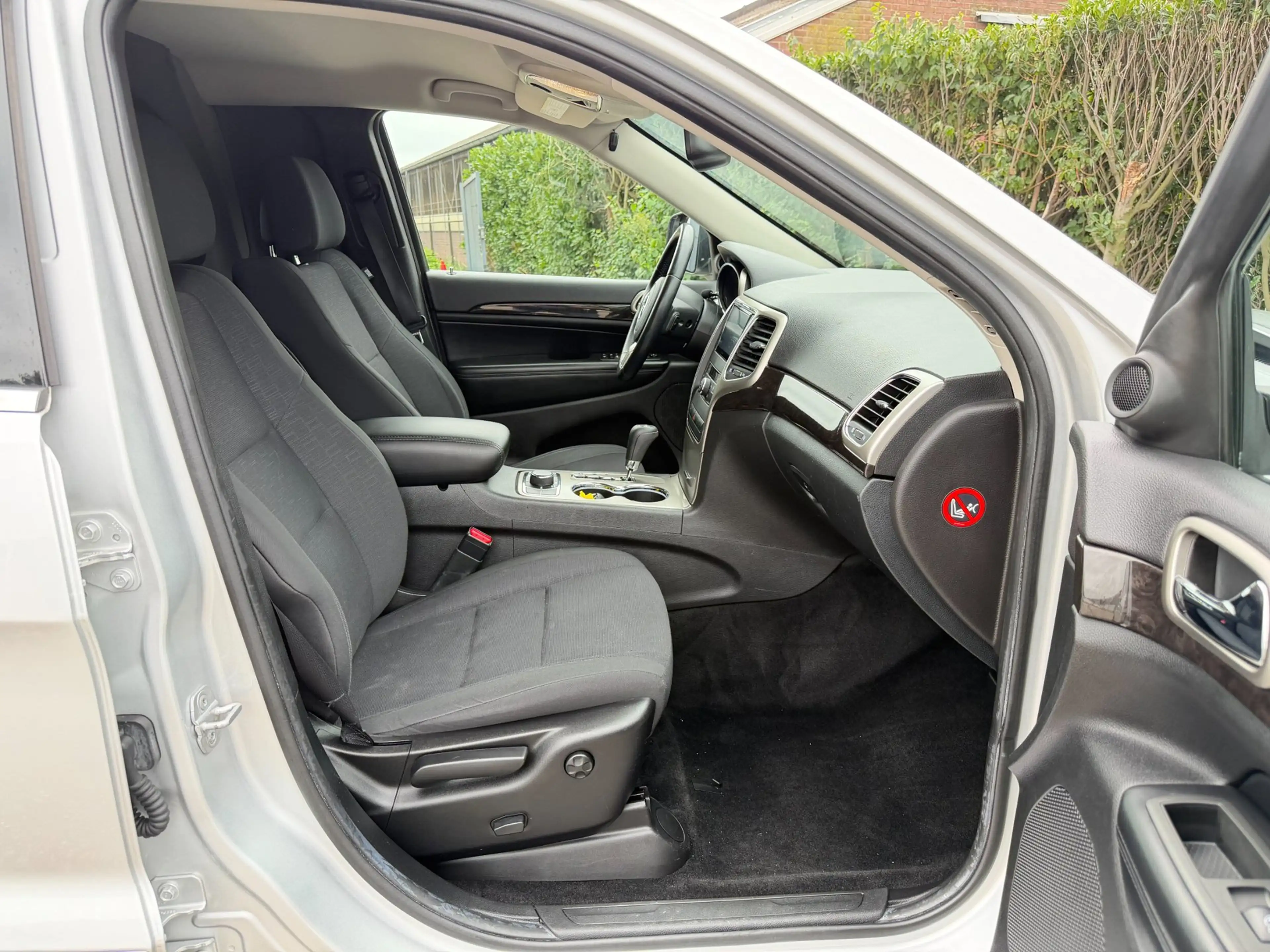Jeep Grand Cherokee 3.0 CRD V6 AUT. LAREDO - APK 9/2027 — photo 6