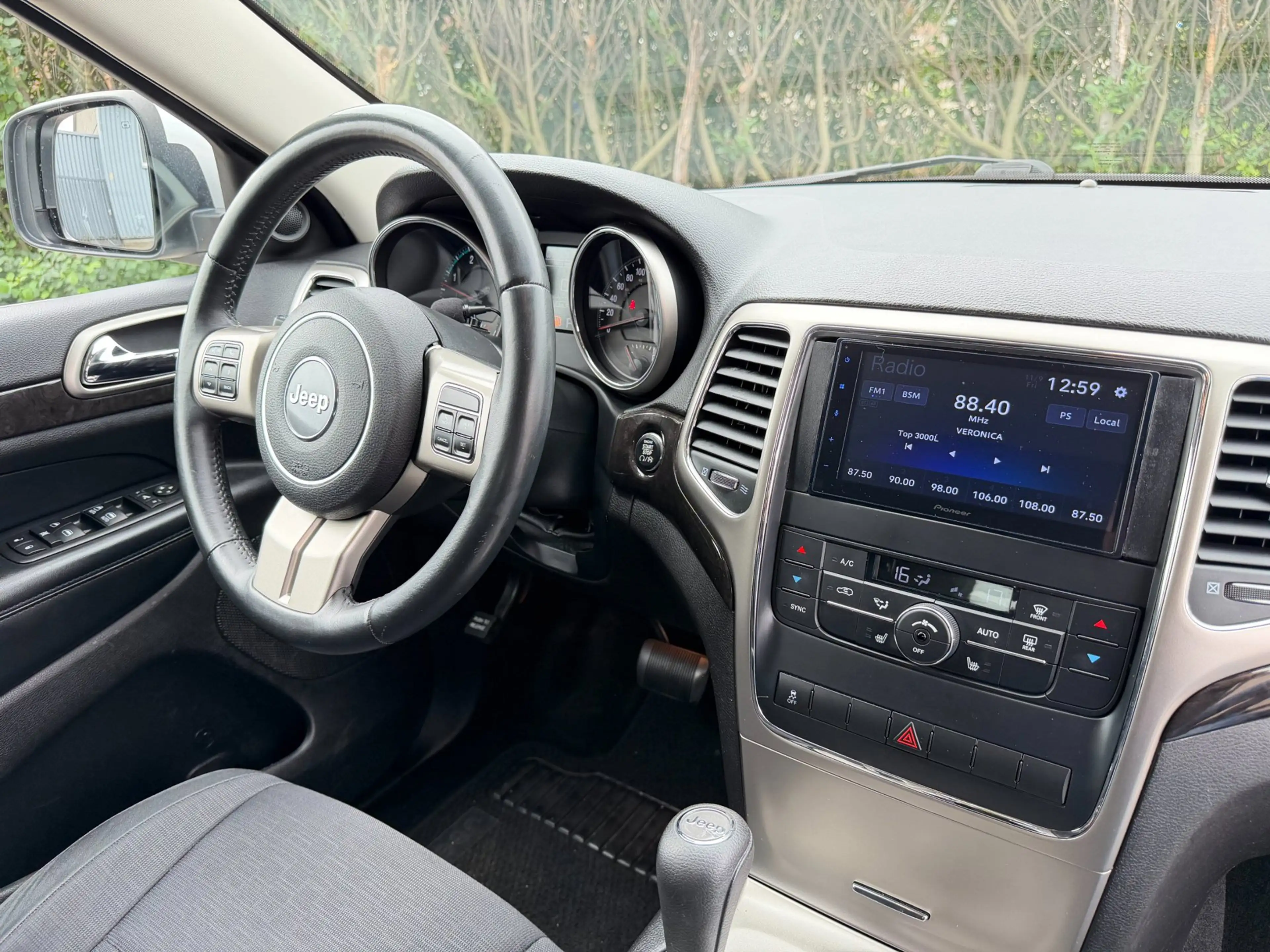 Jeep Grand Cherokee 3.0 CRD V6 AUT. LAREDO - APK 9/2027 — photo 9