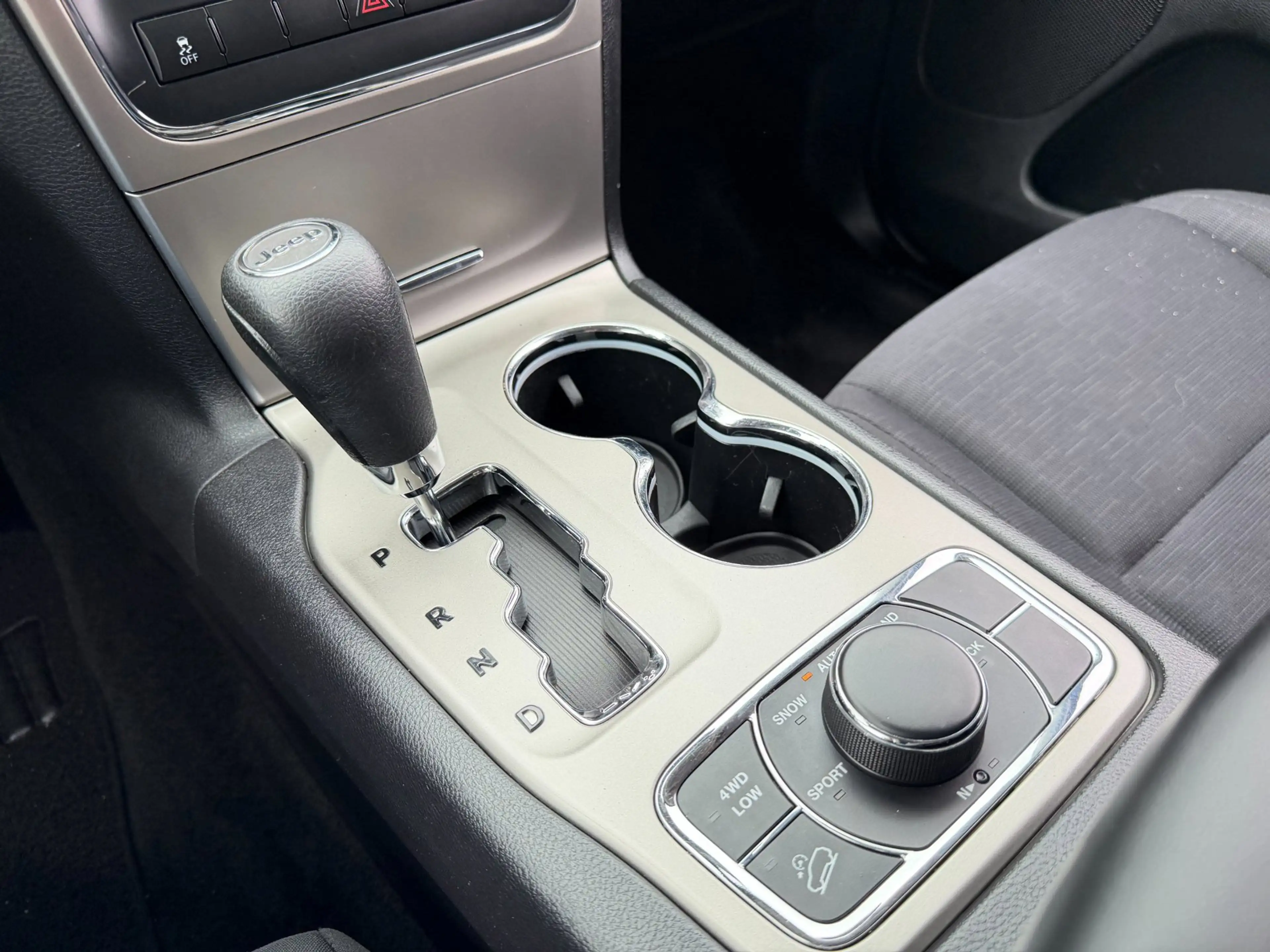 Jeep Grand Cherokee 3.0 CRD V6 AUT. LAREDO - APK 9/2027 — photo 13