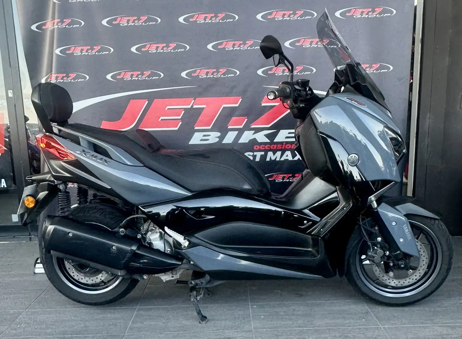 Yamaha X-Max 300 Gris - 1