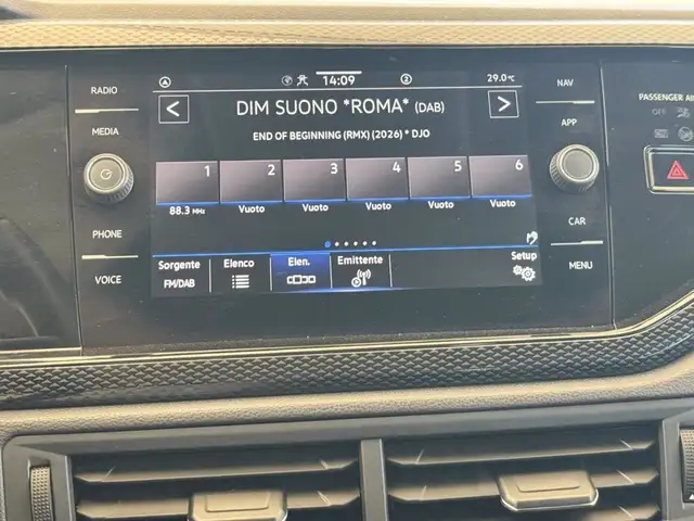 Volkswagen Polo view 25