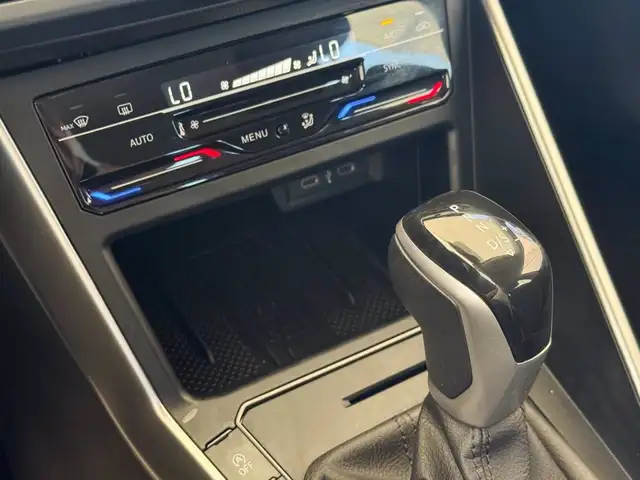 Volkswagen Polo view 26