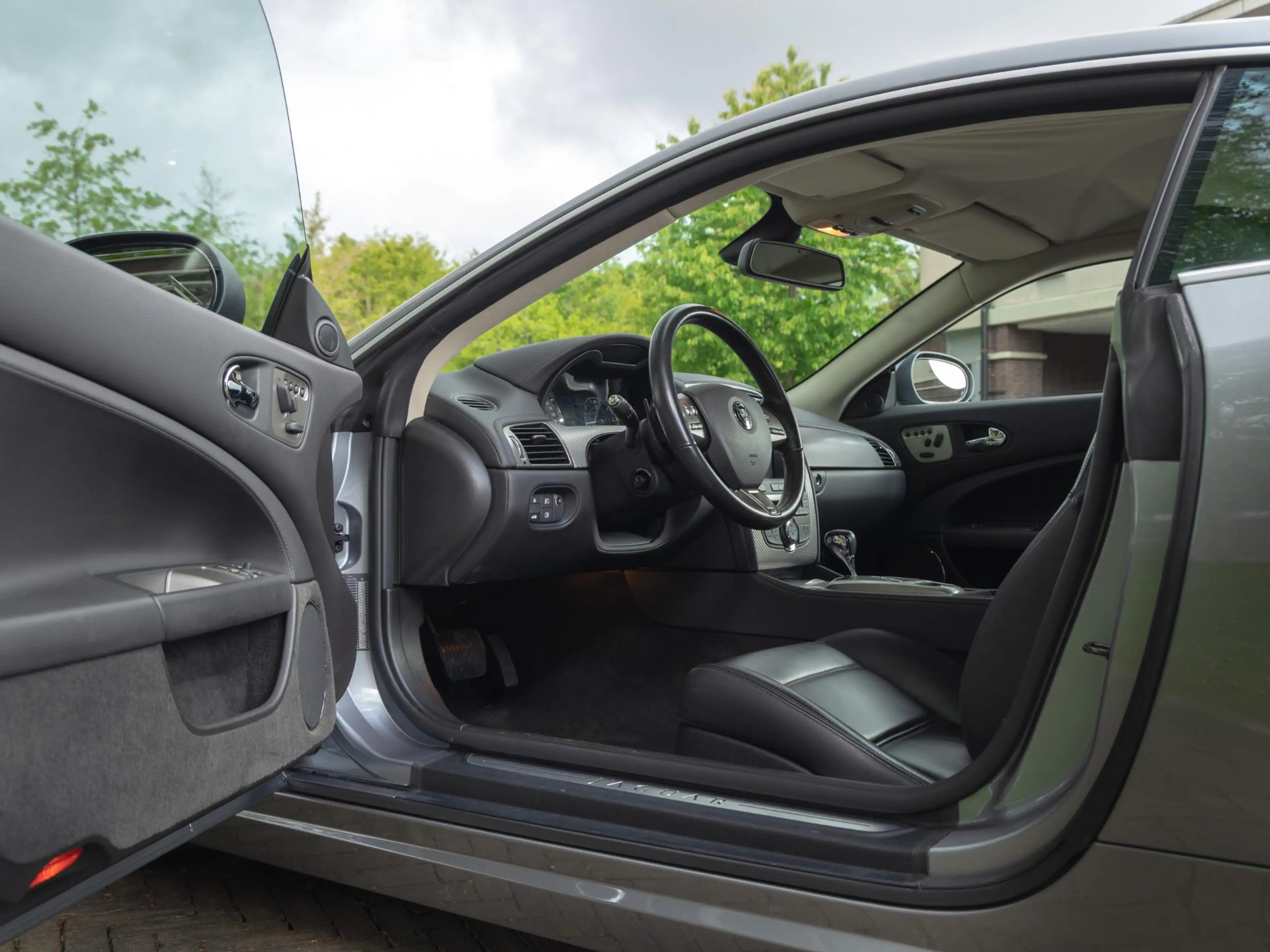 Jaguar XKR 4.2 V8 Coupé Youngtimer|NL Auto|Deal Ond — photo 28