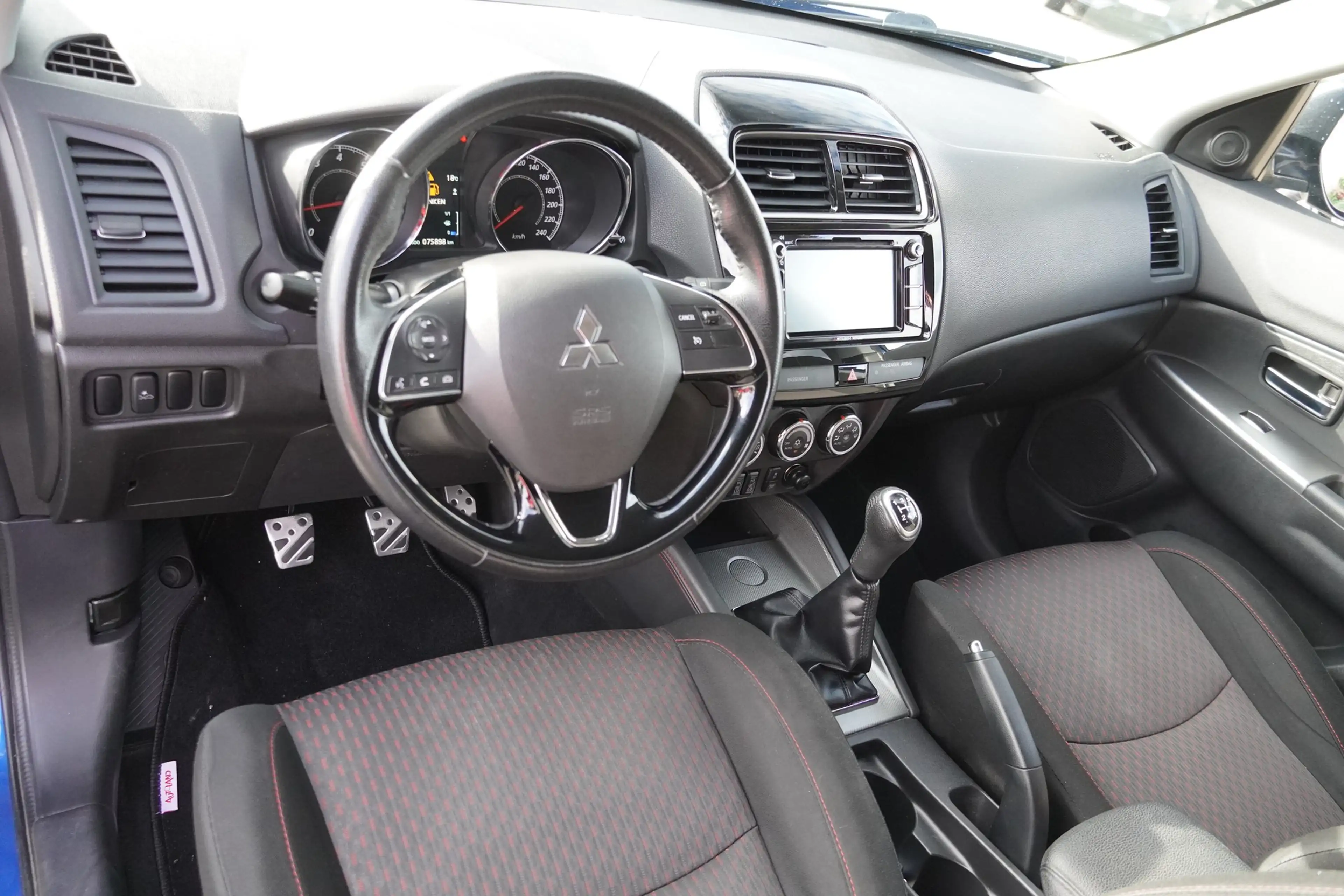 Mitsubishi ASX Edition + 1.6 Cleartec Xenon Navi Kamera DAB — photo 10