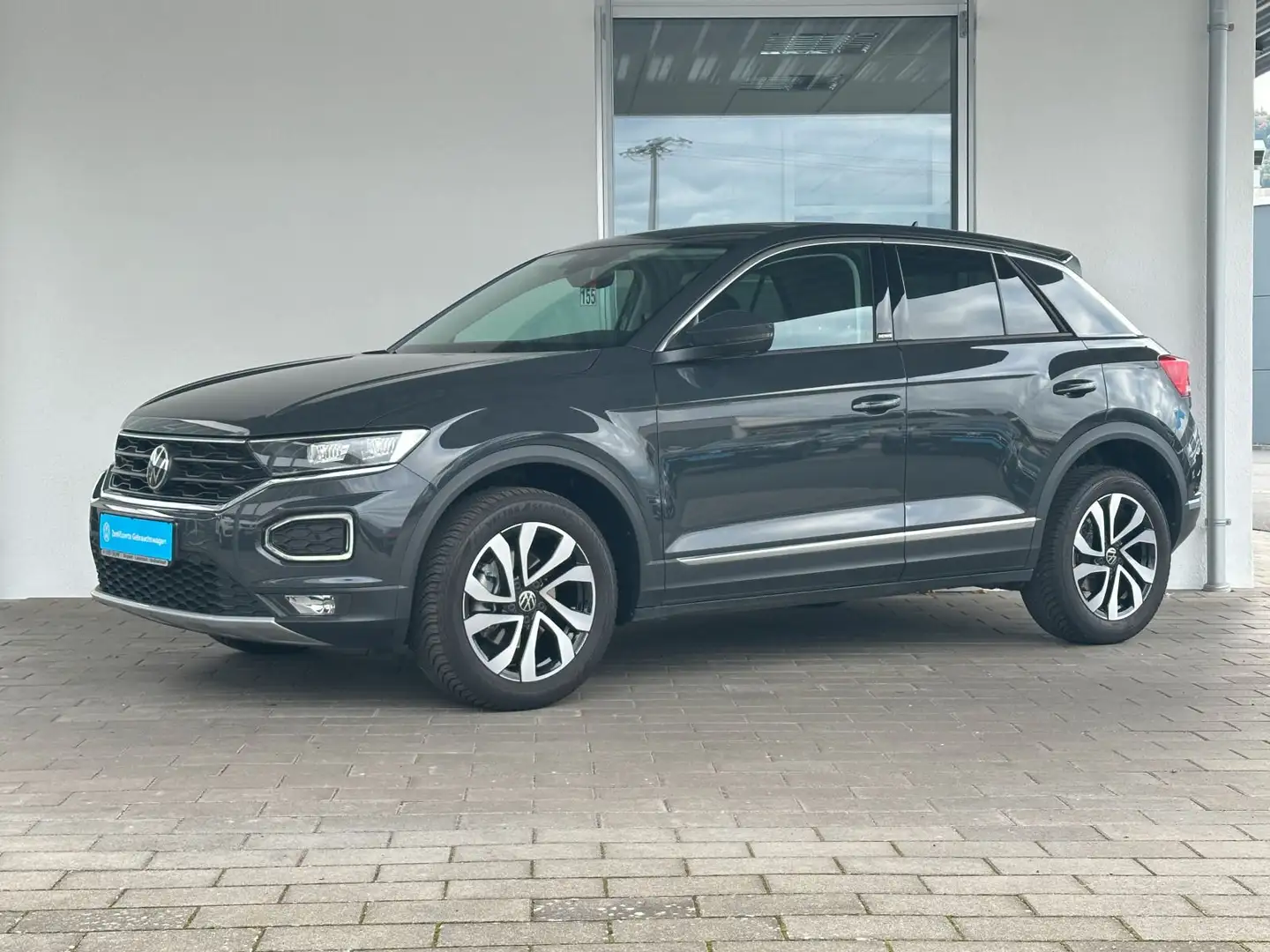 Volkswagen T-Roc Active 1.5 TSI DSG LED NAVI RFK CARPLAY Grau - 2