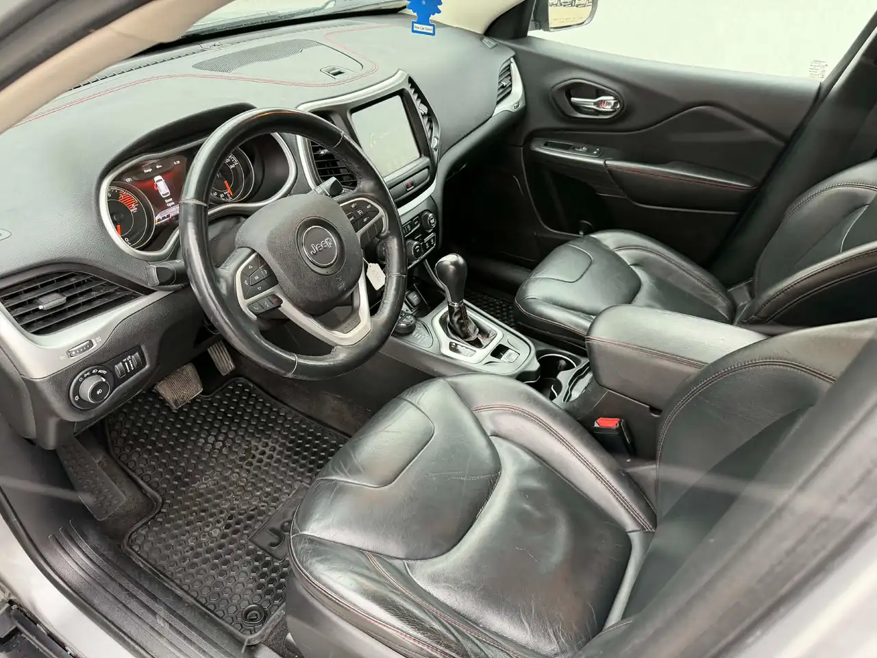 Jeep Cherokee снимка Jeep Cherokee