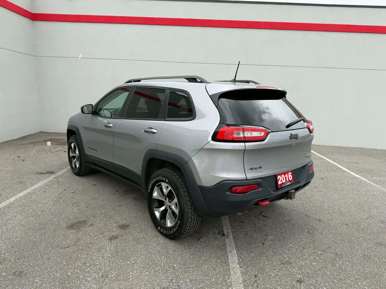 Jeep Cherokee снимка Jeep Cherokee