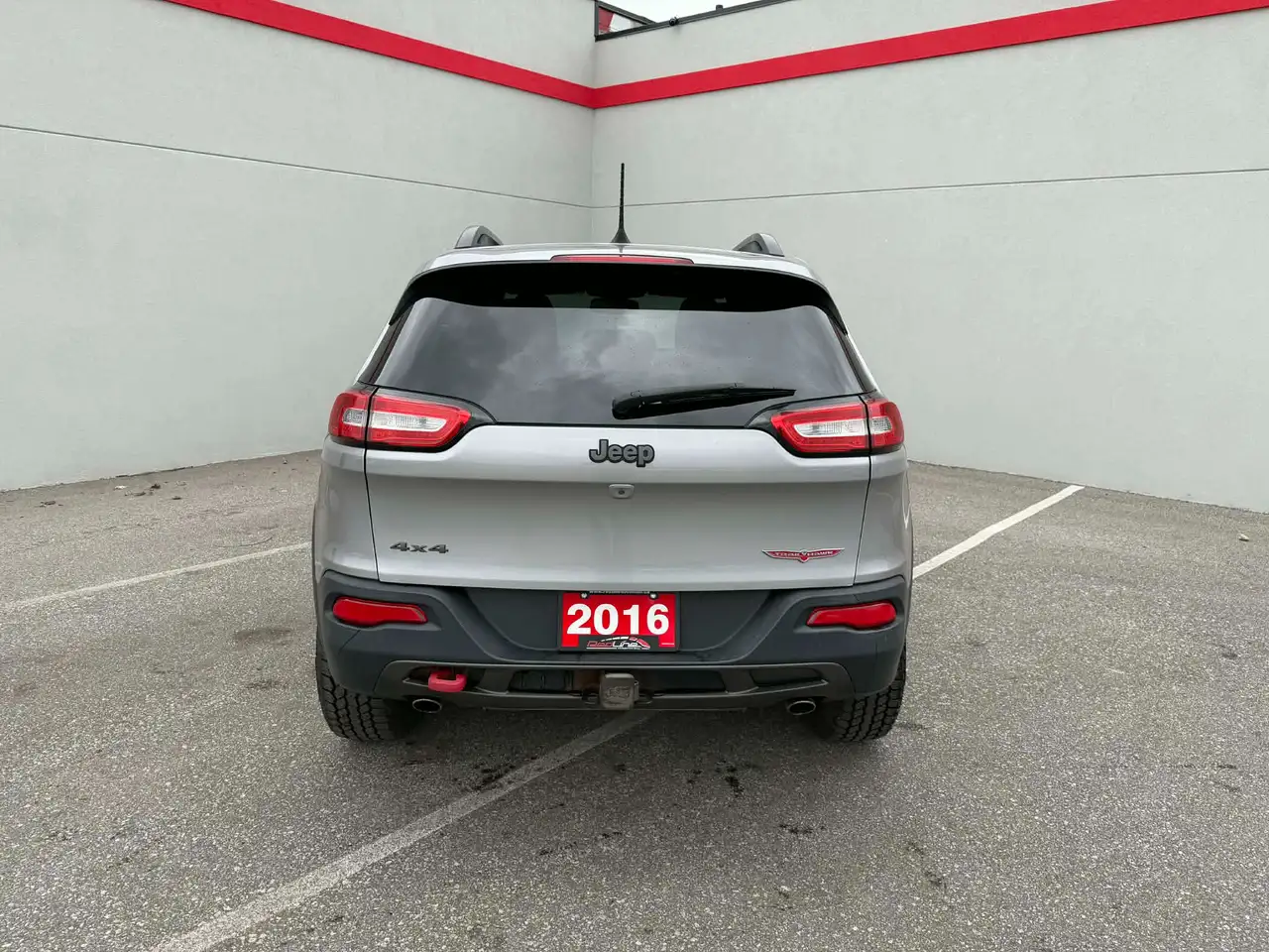 Jeep Cherokee снимка Jeep Cherokee