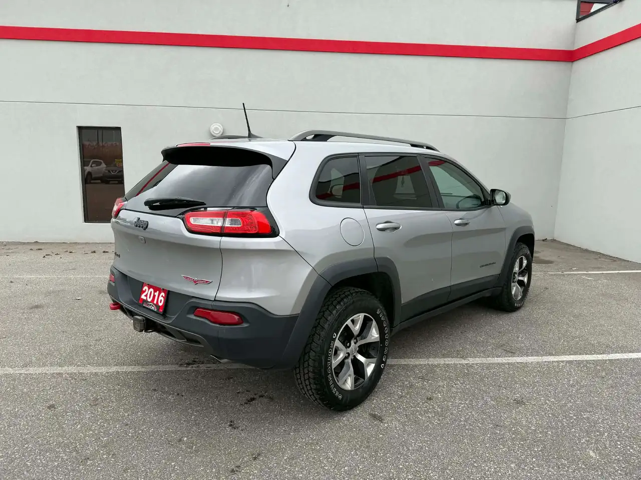Jeep Cherokee снимка Jeep Cherokee