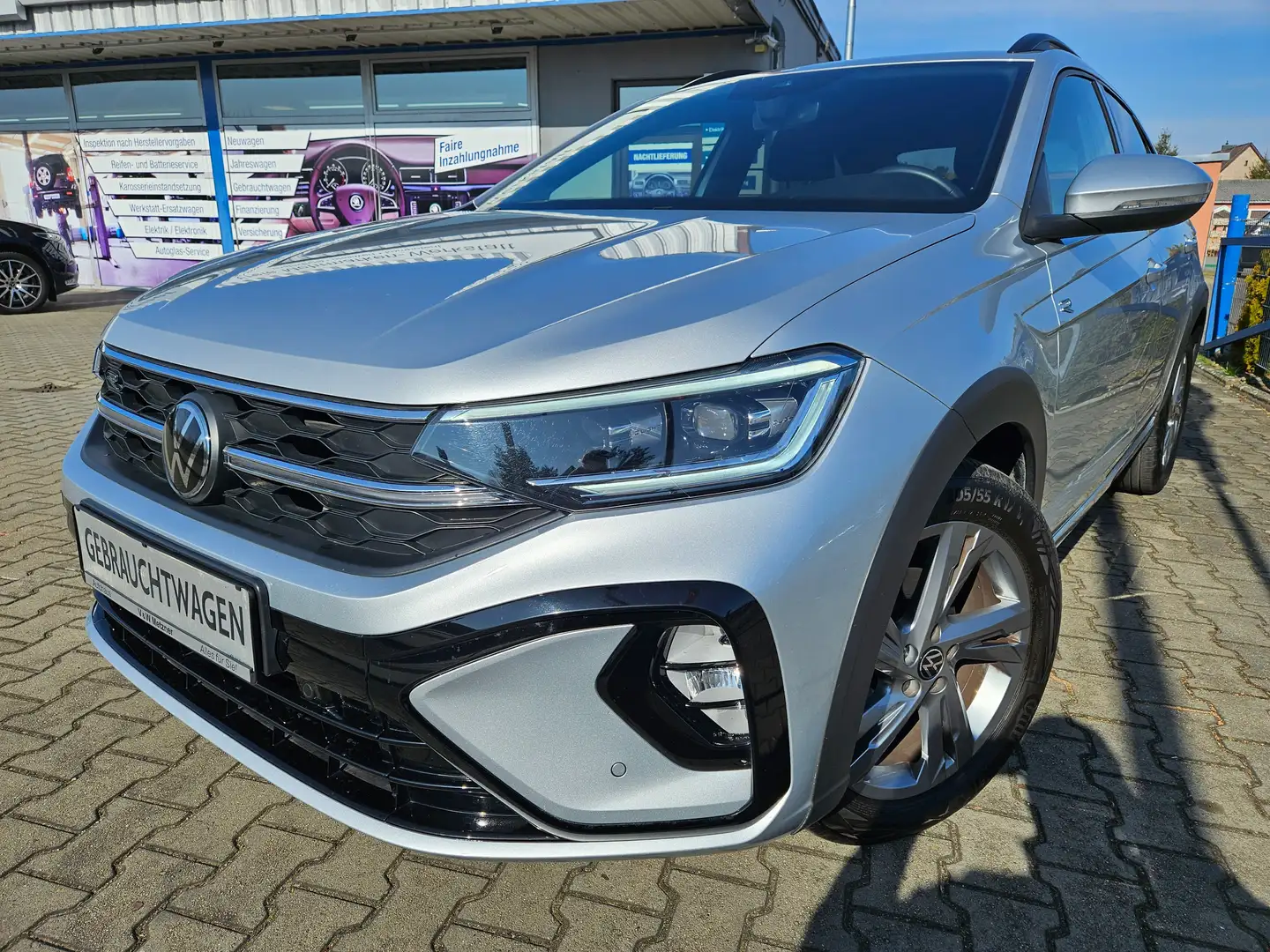 Volkswagen Taigo R-Line Gris - 1