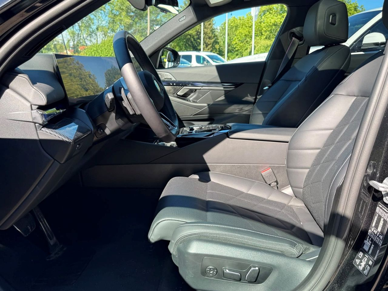 BMW 540 d xDr.M Sport PRO AutobahnAss.PanoD.Standh21" — photo 9